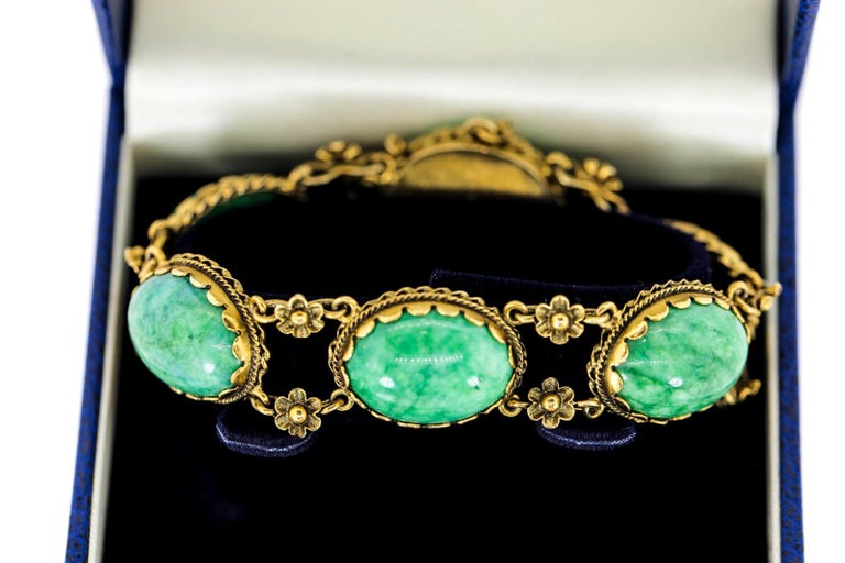 1960s Vintage Cabochon Jade Gold Bracelet For Sale at 1stDibs