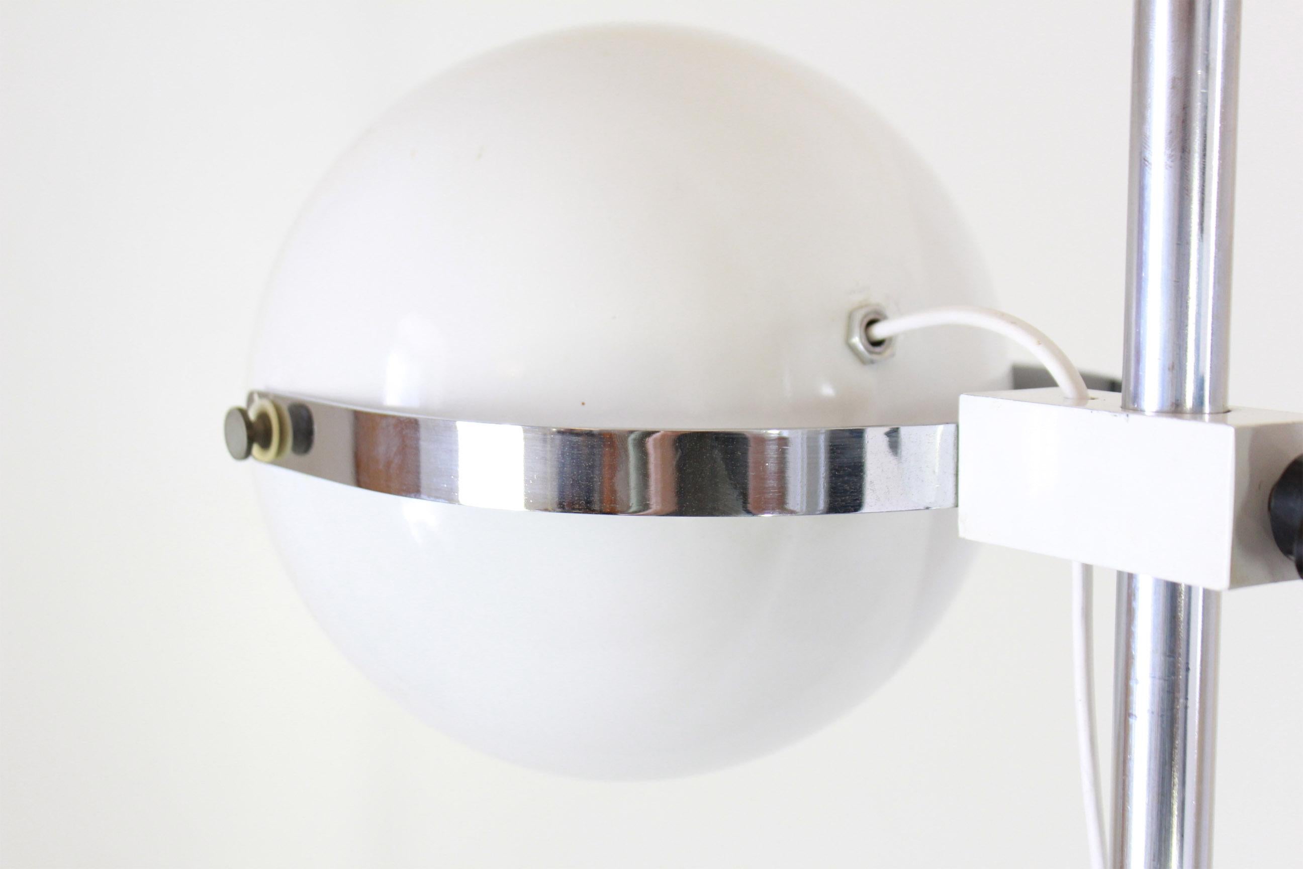 Chrome 1960s Vintage White Floor Lamp by Reggiani