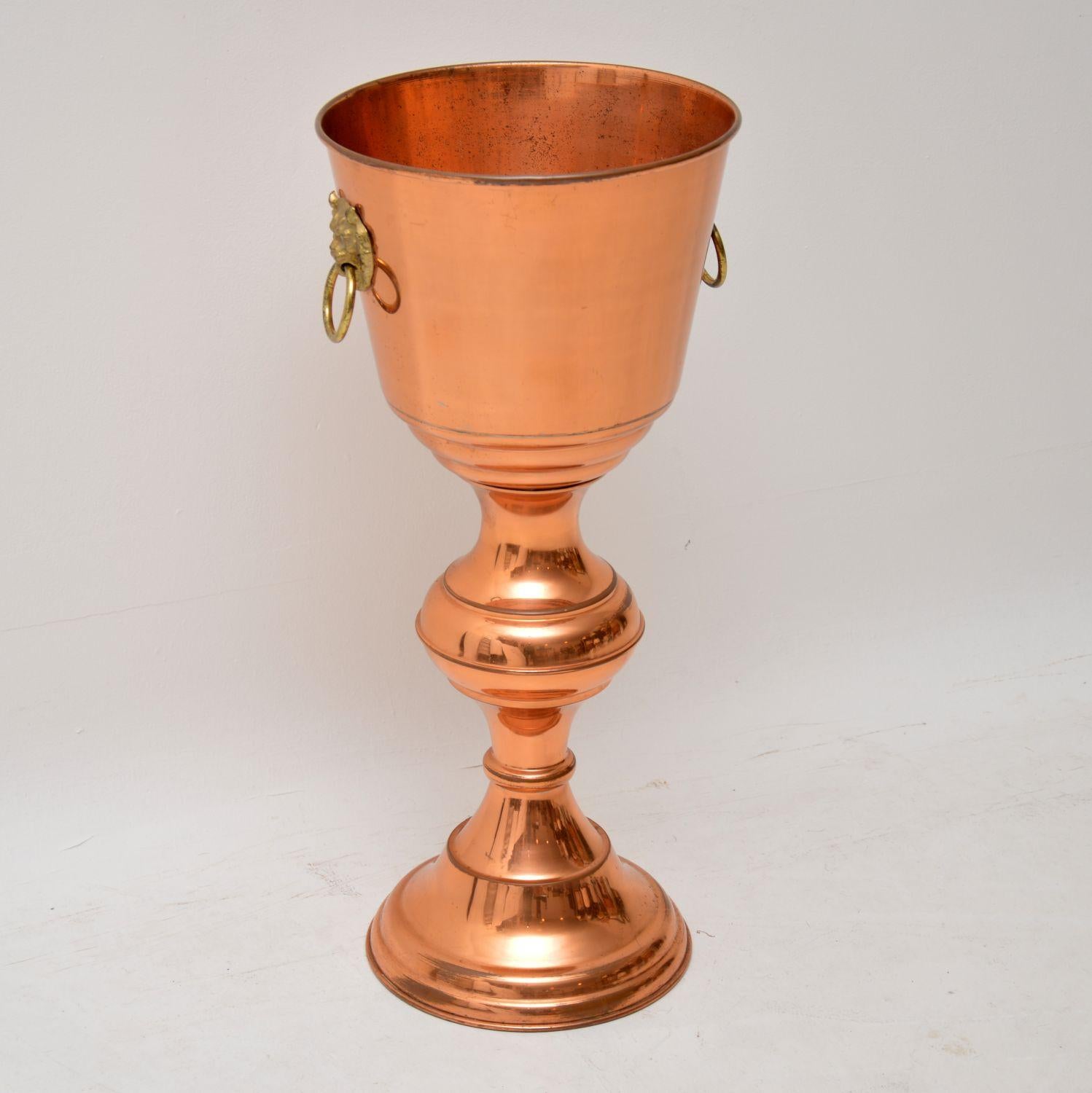 Mid-Century Modern 1960s Vintage Copper Champagne / Ice Bucket / Planter