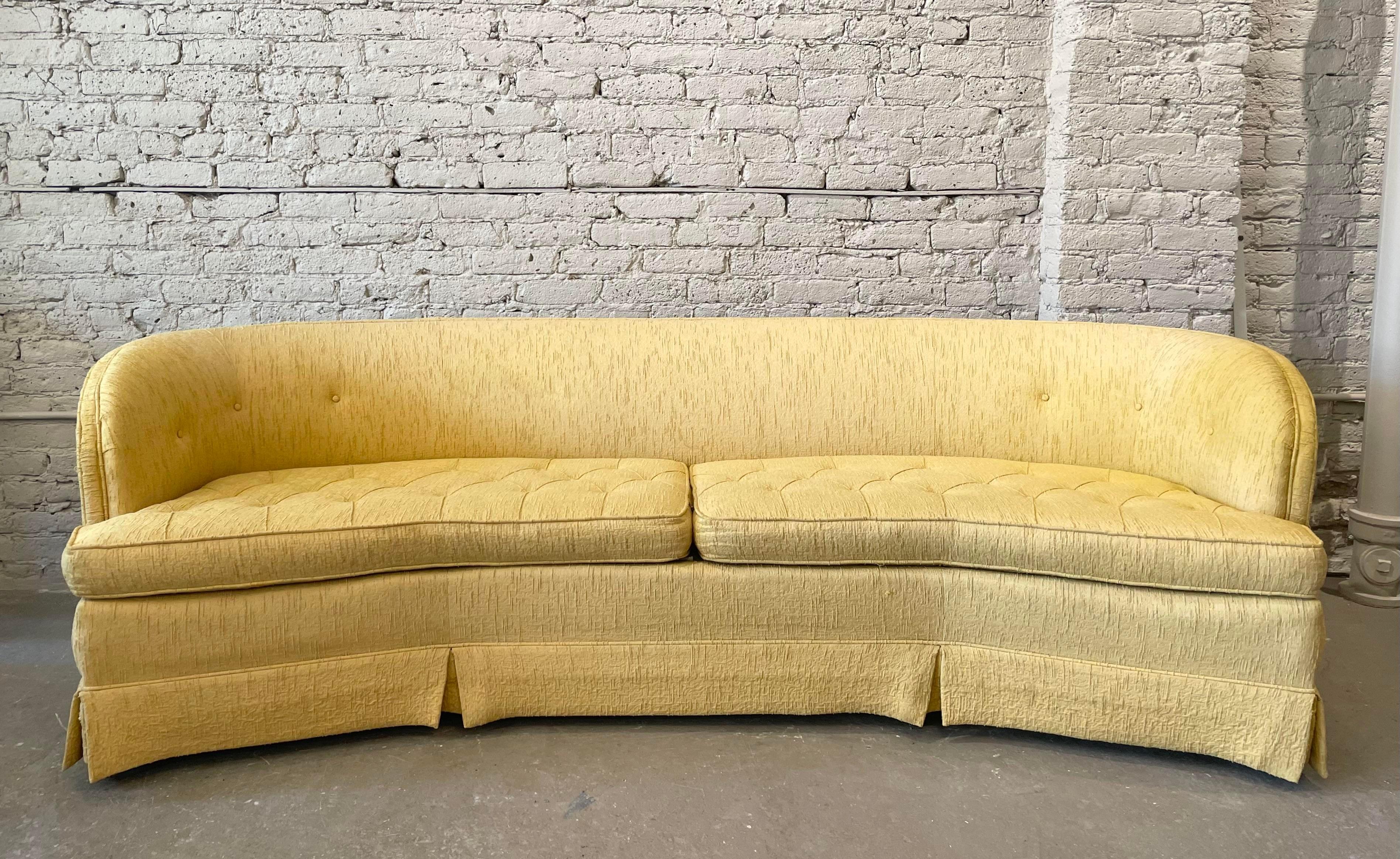 1960er, Mid Century Vintage Geschwungenes Sofa (Moderne der Mitte des Jahrhunderts) im Angebot