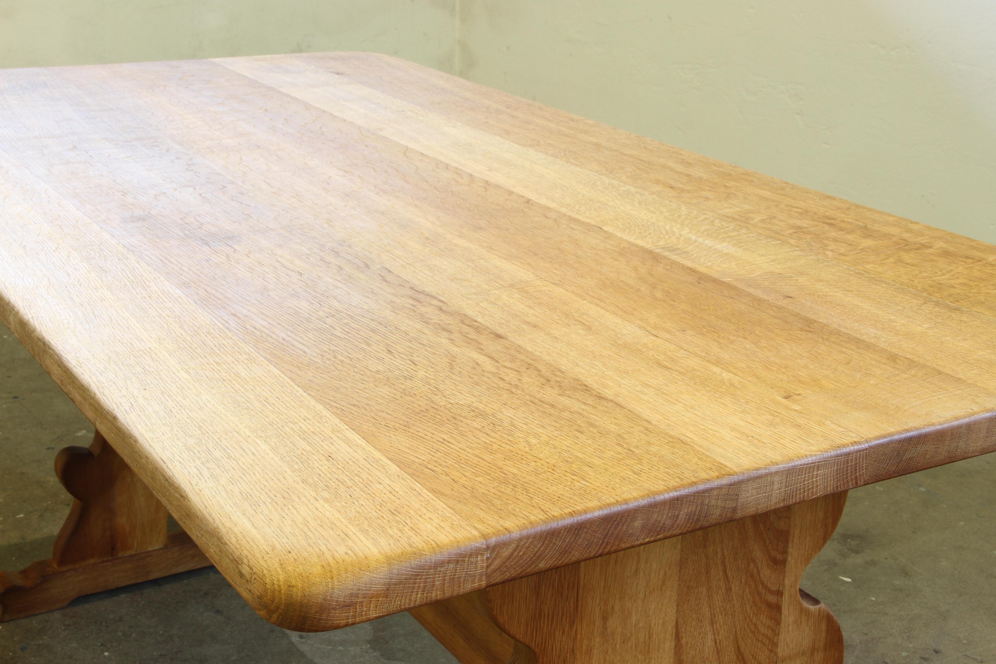1960s Vintage Danish Farmhouse Dining Table in Thick Oak For Sale 6