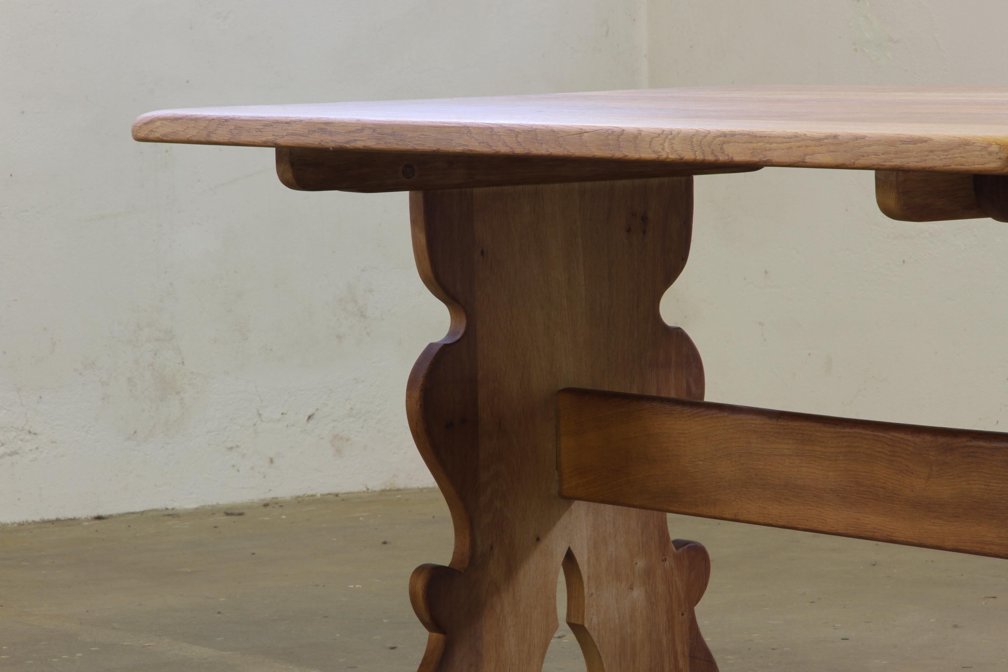 1960s Vintage Danish Farmhouse Dining Table in Thick Oak For Sale 1
