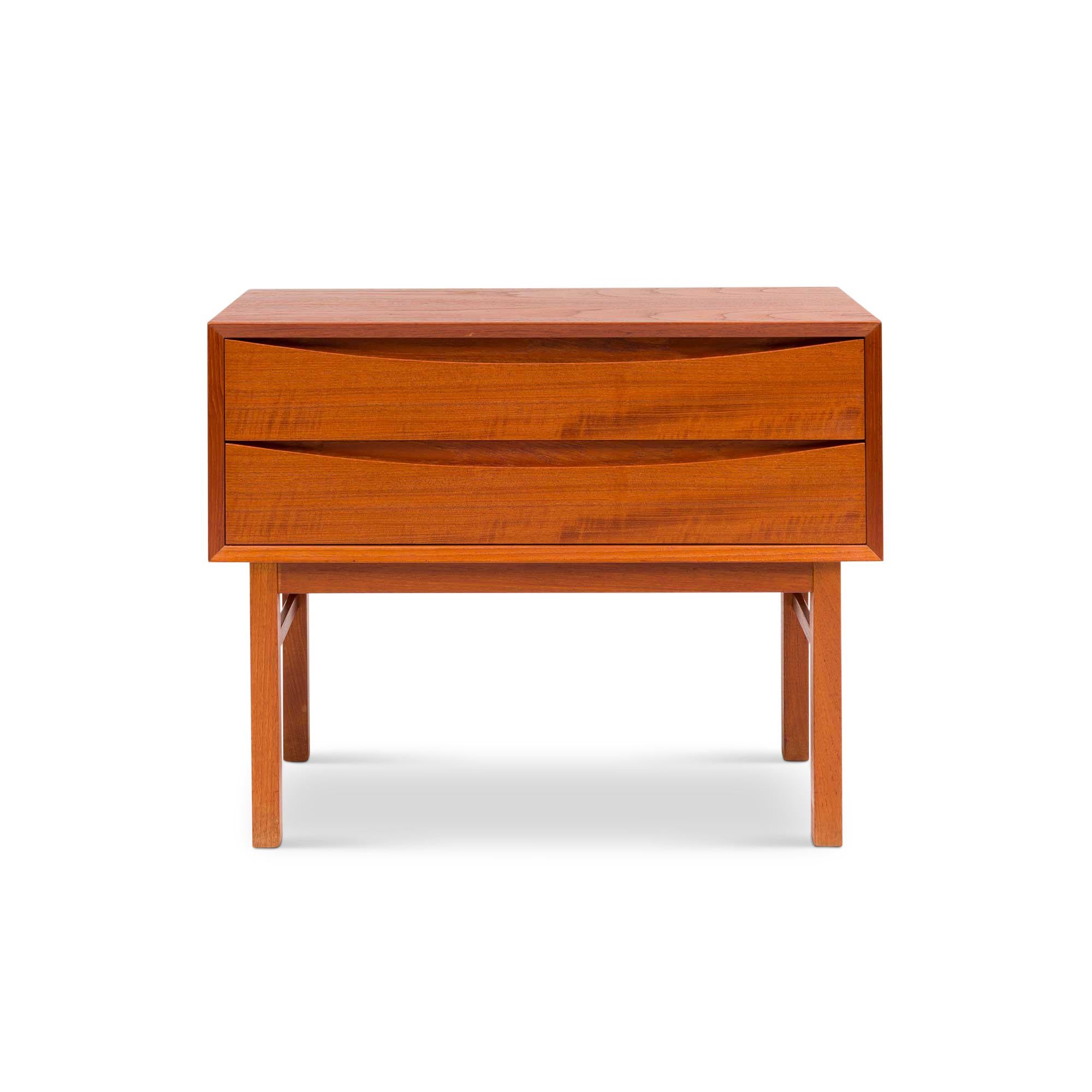 Danish Mid-Century furniture epitomizes Scandinavian design principles with its timeless elegance, functionality, and exceptional craftsmanship. Flourishing in the 1950s and 1960s, it reflects post-war sensibilities of simplicity and connection to