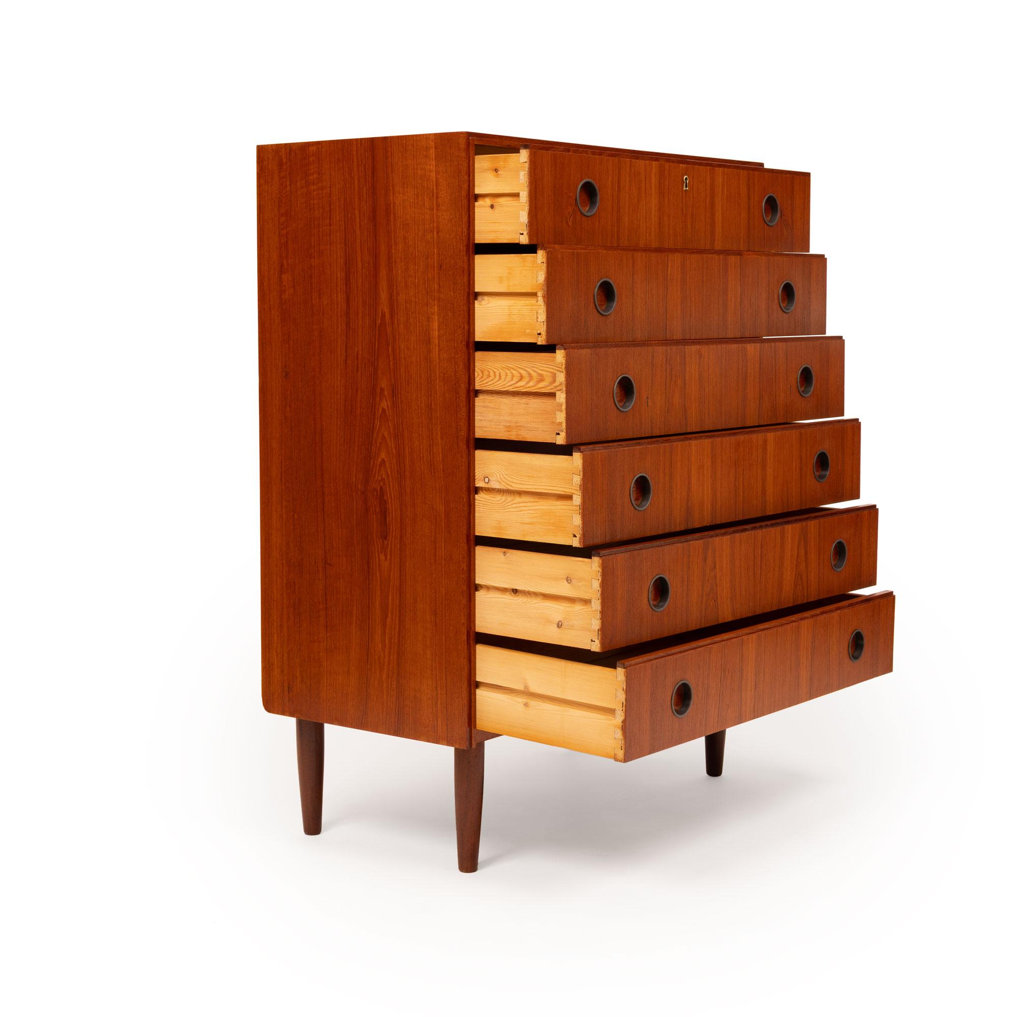Danois Commode haute danoise du milieu du siècle en teck à six tiroirs, années 1960 en vente