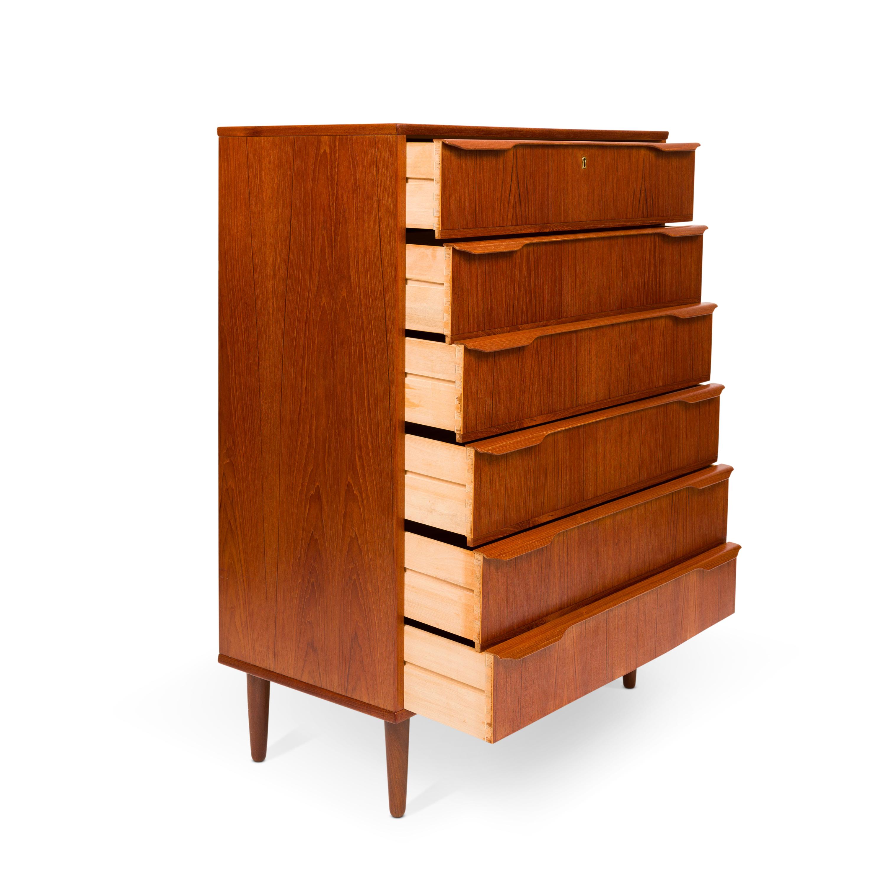 1960s Vintage Danish Mid-Century Teak Tallboy Dresser In Excellent Condition For Sale In Emeryville, CA