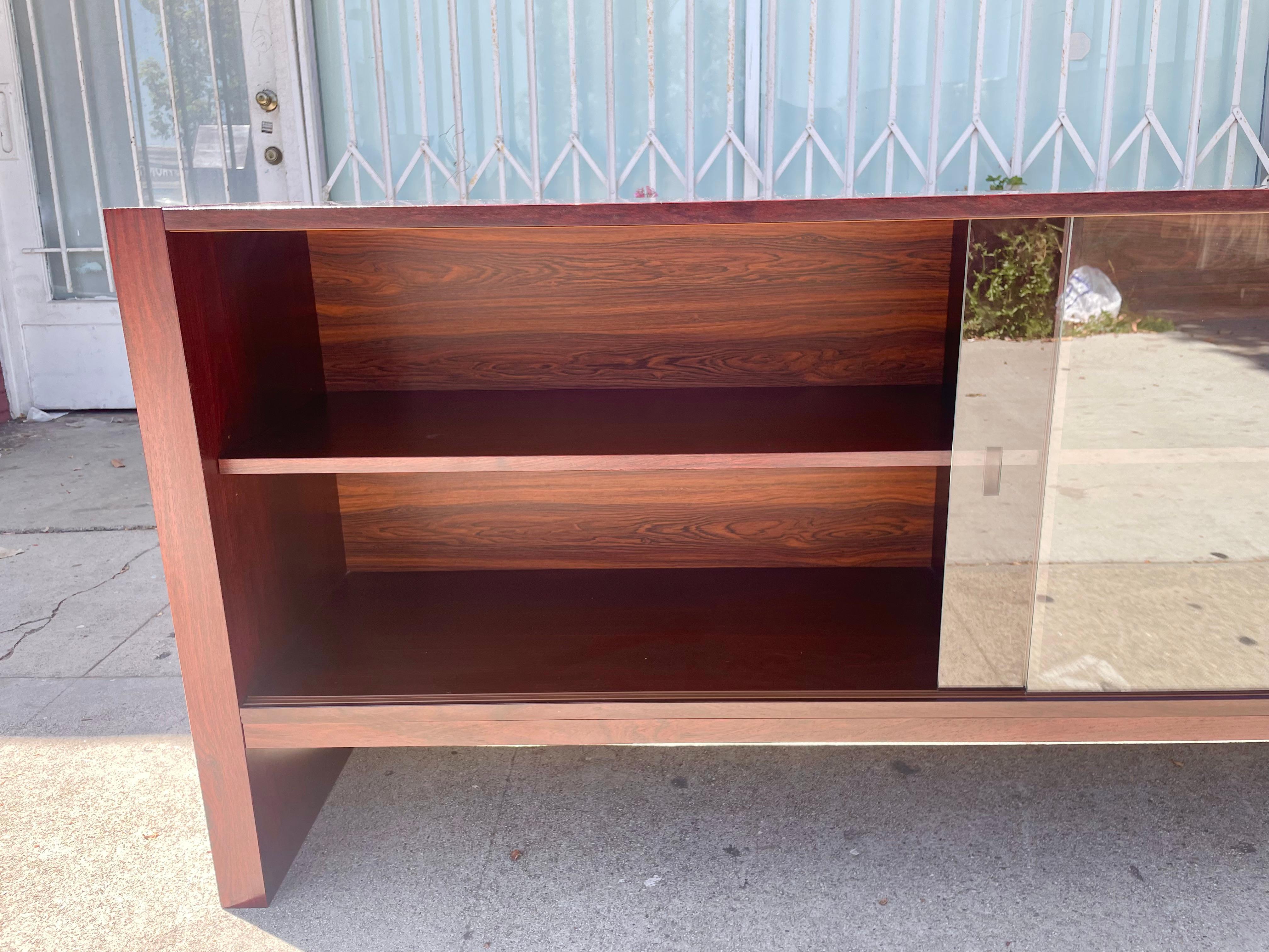 1960s Vintage Danish Modern Rosewood Bookcase For Sale 3