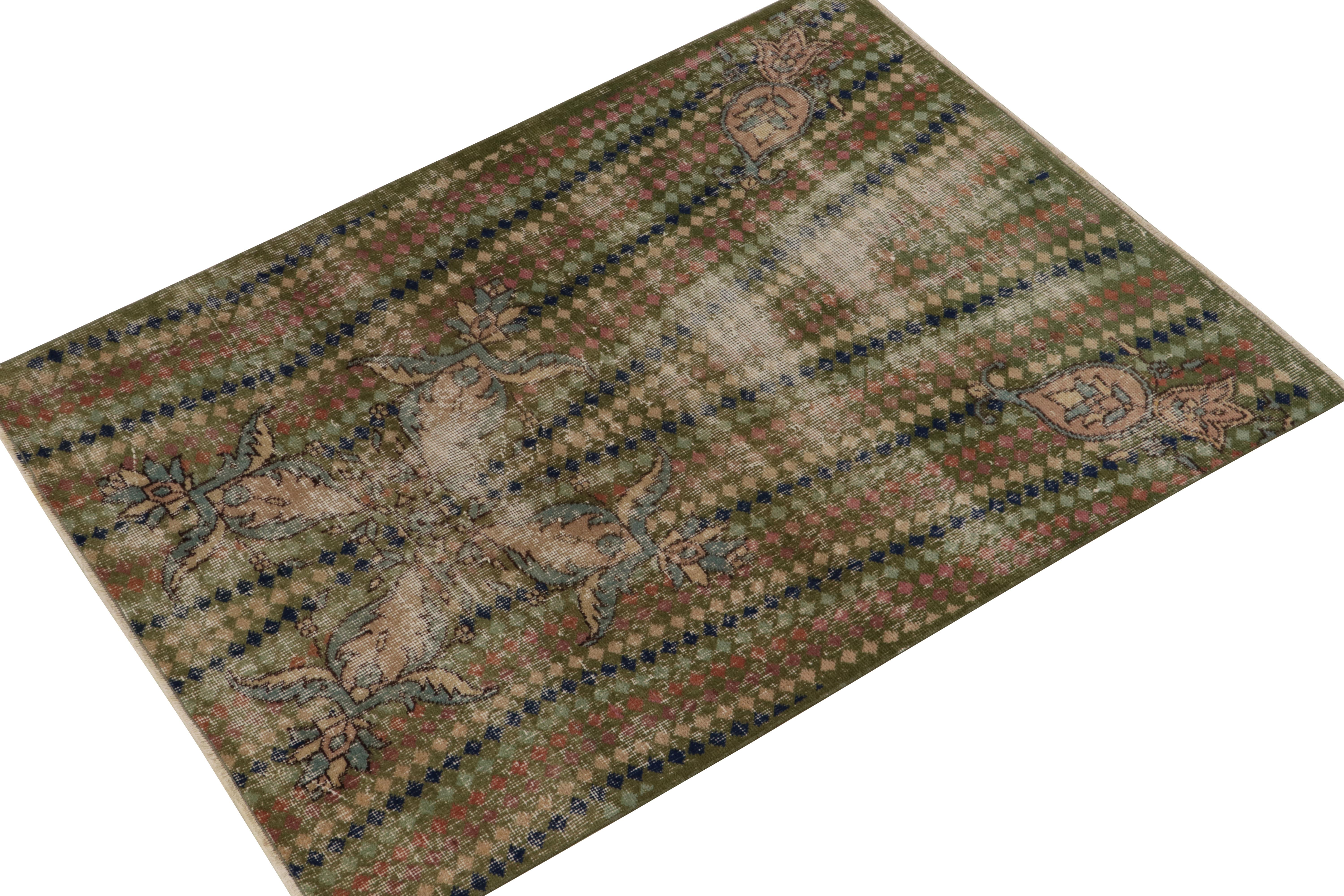 Vintage-Deko-Teppich aus den 1960er Jahren in Grün mit mehrfarbigen geometrischen Mustern von Teppich & Kelim (Art déco) im Angebot