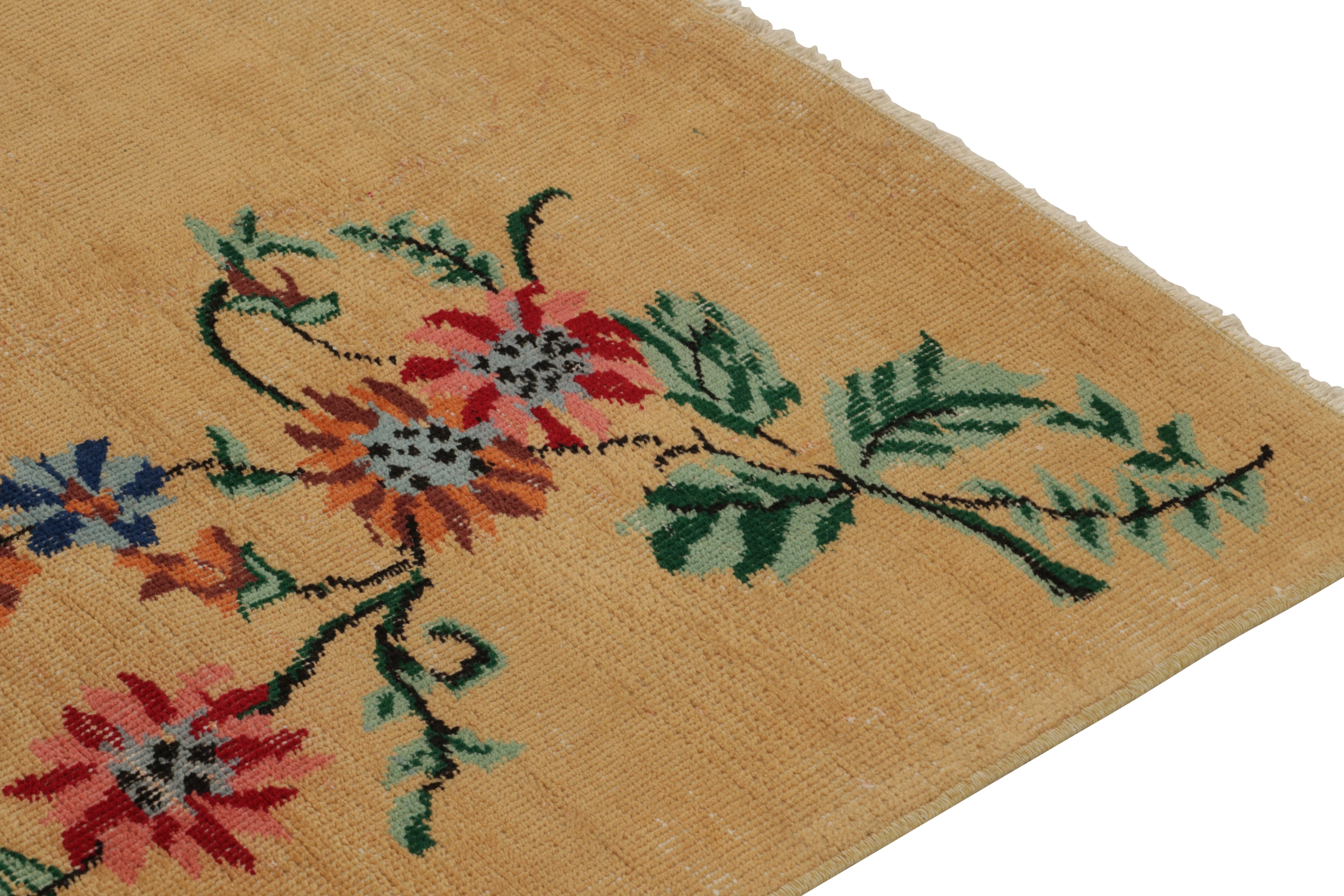 Art-déco-Teppich im Vintage-Stil aus den 1960er Jahren in Goldbraun mit Blumen von Teppich & Kelim (Handgeknüpft) im Angebot