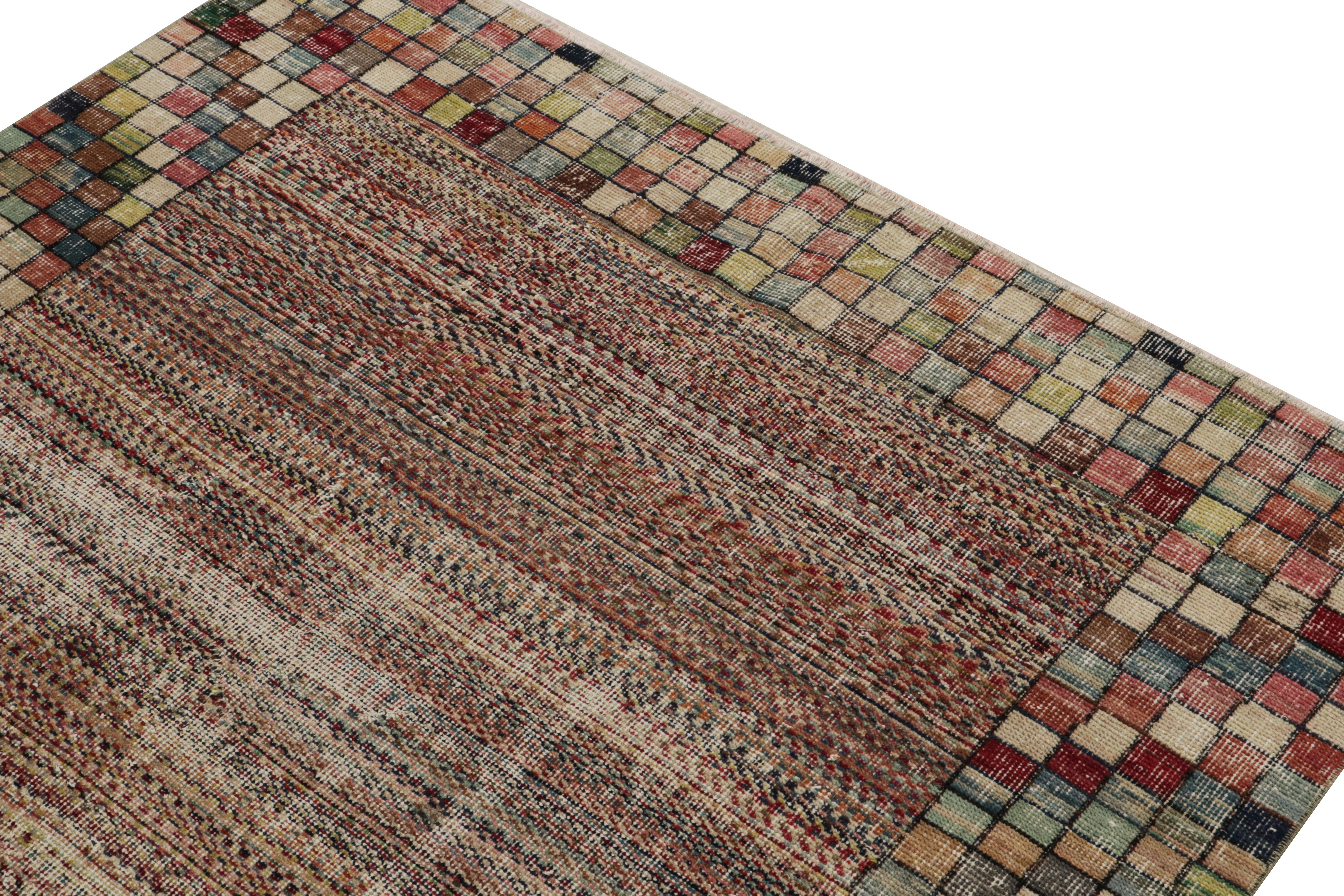 Art-déco-Teppich aus den 1960er Jahren mit mehrfarbigem geometrischem Muster von Teppich & Kelim (Türkisch) im Angebot