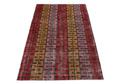Vintage 1960er Jahre Vintage Distressed Mid-Century Modern Teppich Rosa Deco Muster von Teppich & Kelim