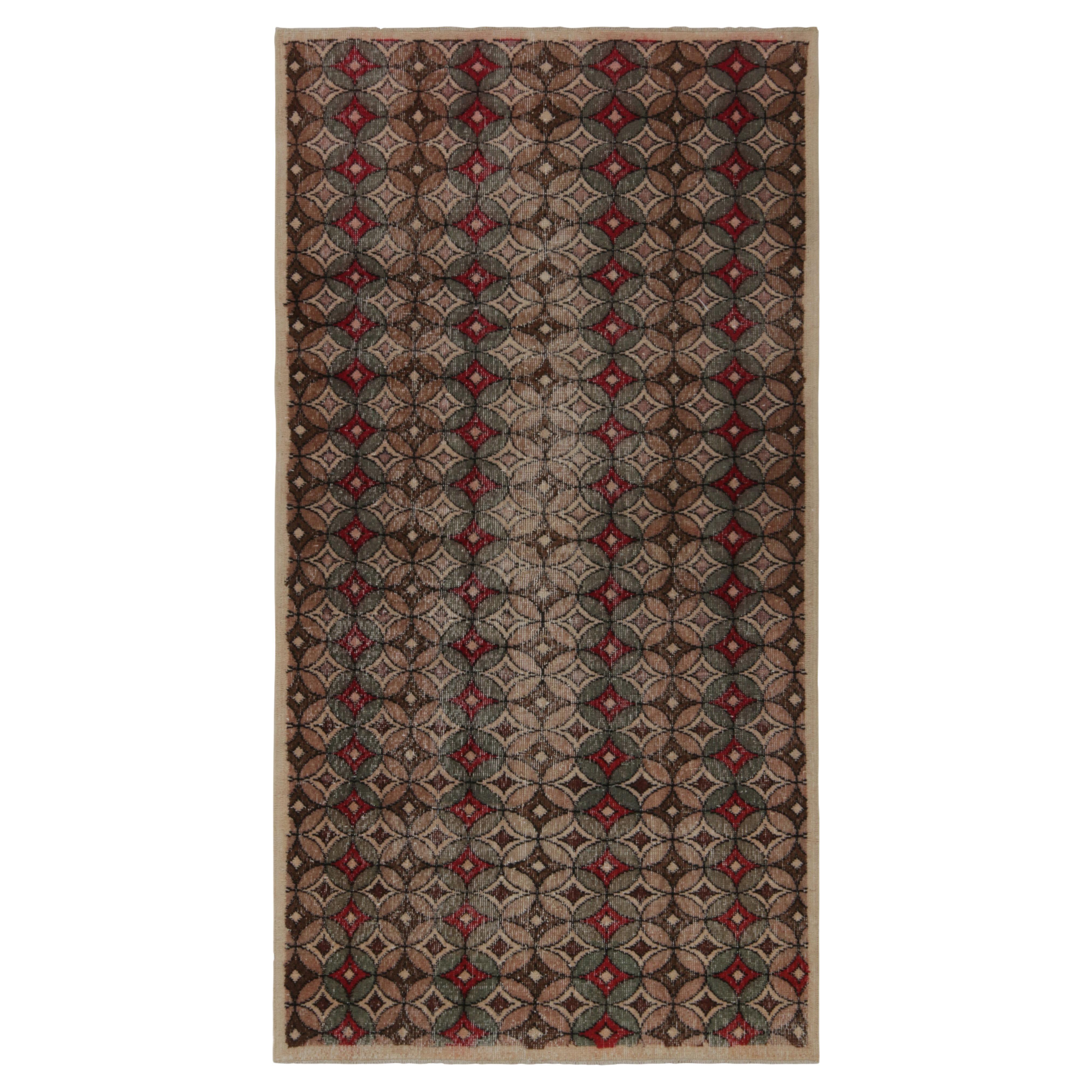 Vintage-Teppich im Used-Stil aus den 1960er Jahren in Beige-Braun mit Deko-Mustern von Teppich & Kelim