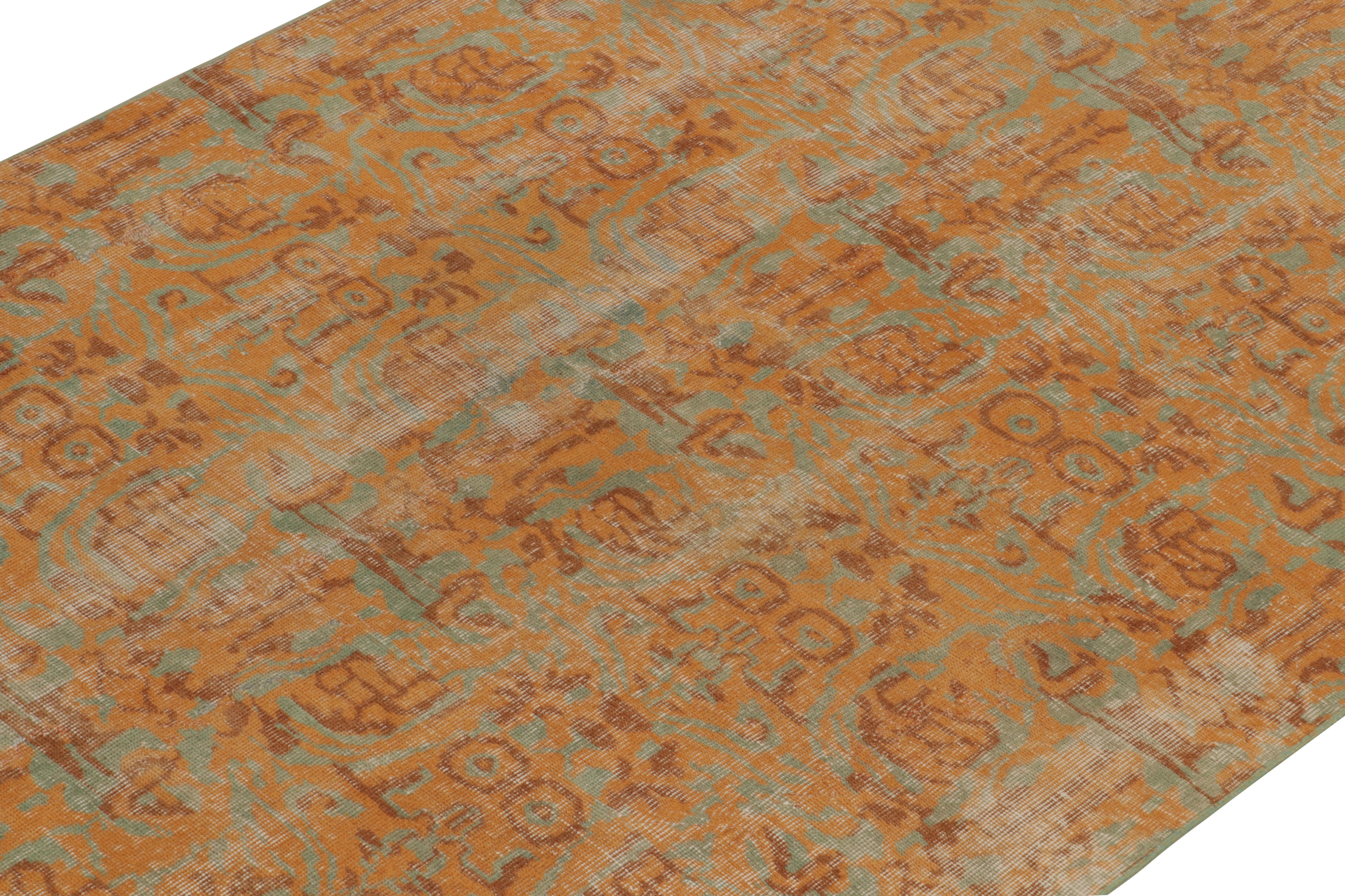 1960er Jahre Vintage Distressed Teppich in Orange, Braun mit abstrakten Mustern von Teppich & Kelim (Handgeknüpft) im Angebot