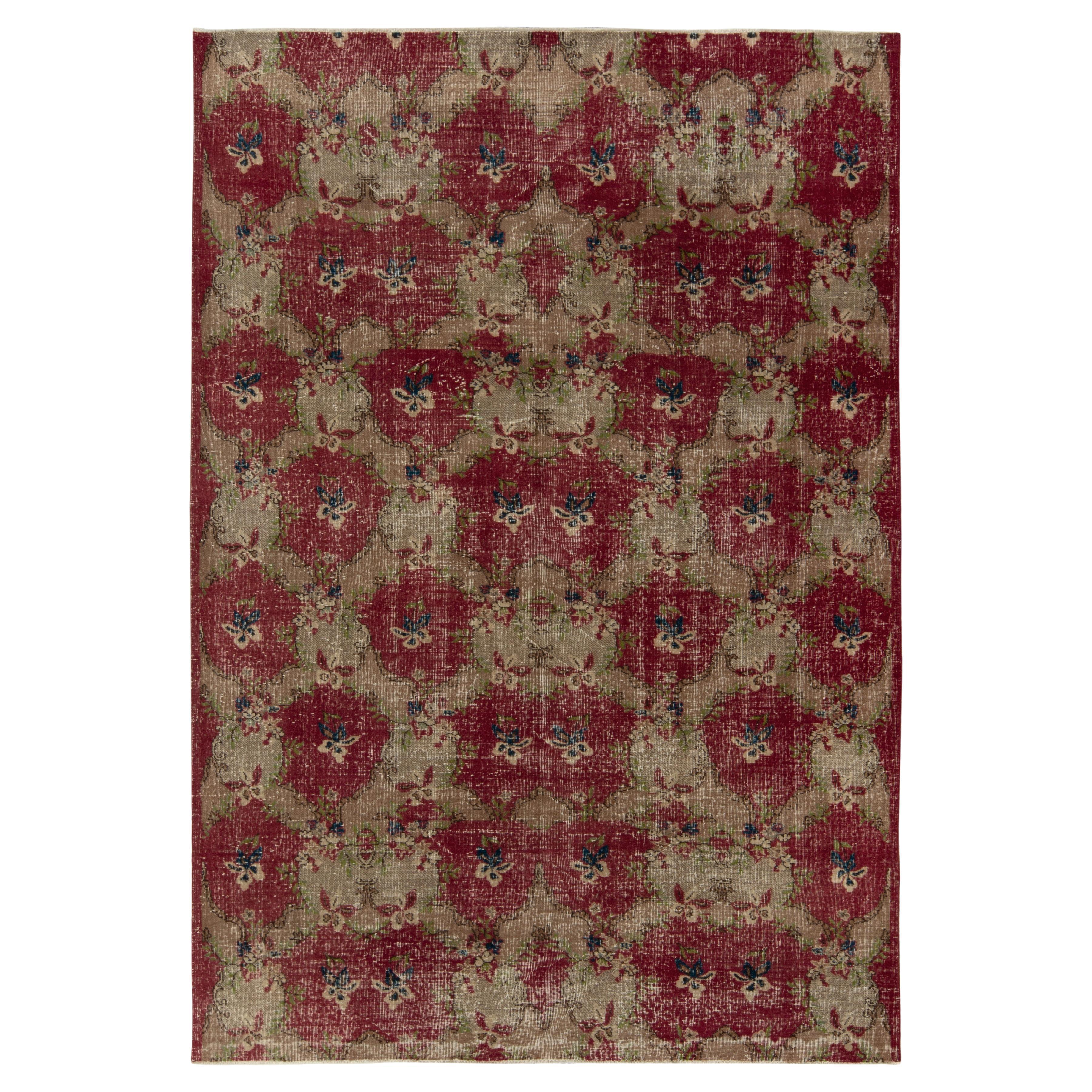 Vintage-Teppich im Used-Stil aus den 1960er Jahren mit roten, beigen und grünen Blumenmustern von Teppich & Kelim