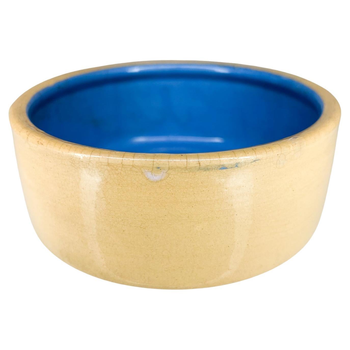 1960s Vintage Dreamy Blue Tan Cereal Ceramic Bowl made in England
6 diameter x 2.38 tall
Beautiful color combination 
MADE IN ENGLAND, stamp underneath.
Preowned unrestored vintage condition.
See images provided.

