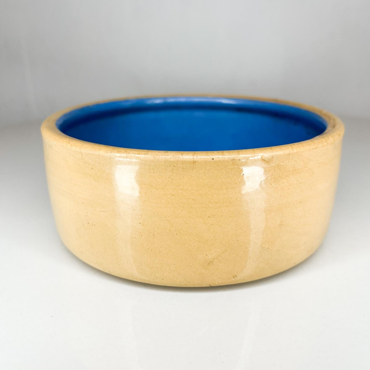 1960s Vintage Dreamy Blue Tan Ceramic Bowl made in England In Good Condition For Sale In Chula Vista, CA