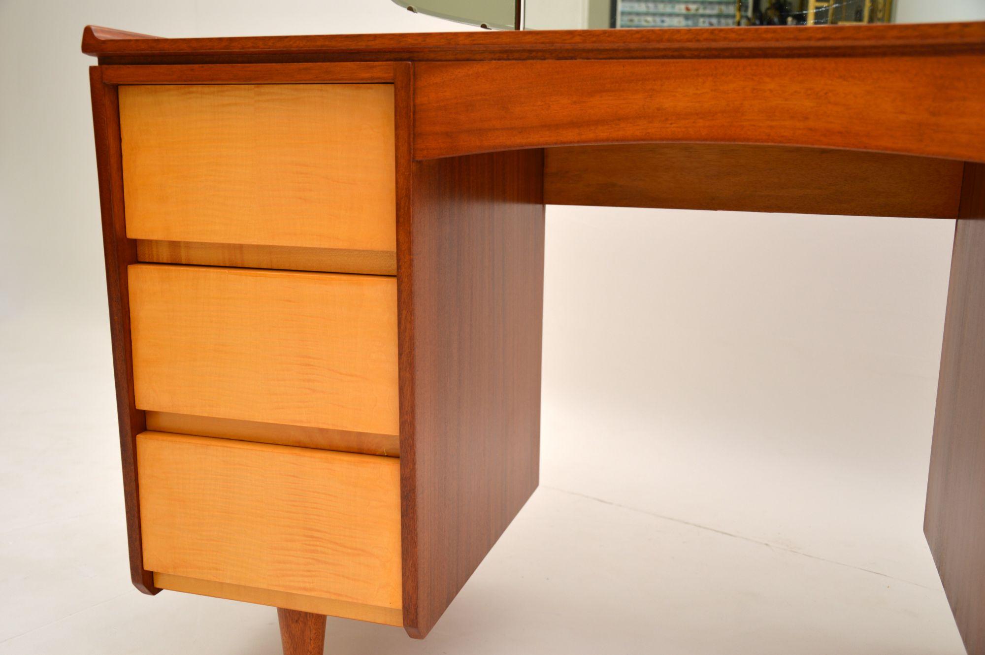 20th Century 1960's Vintage Dressing Table in Sycamore & Walnut