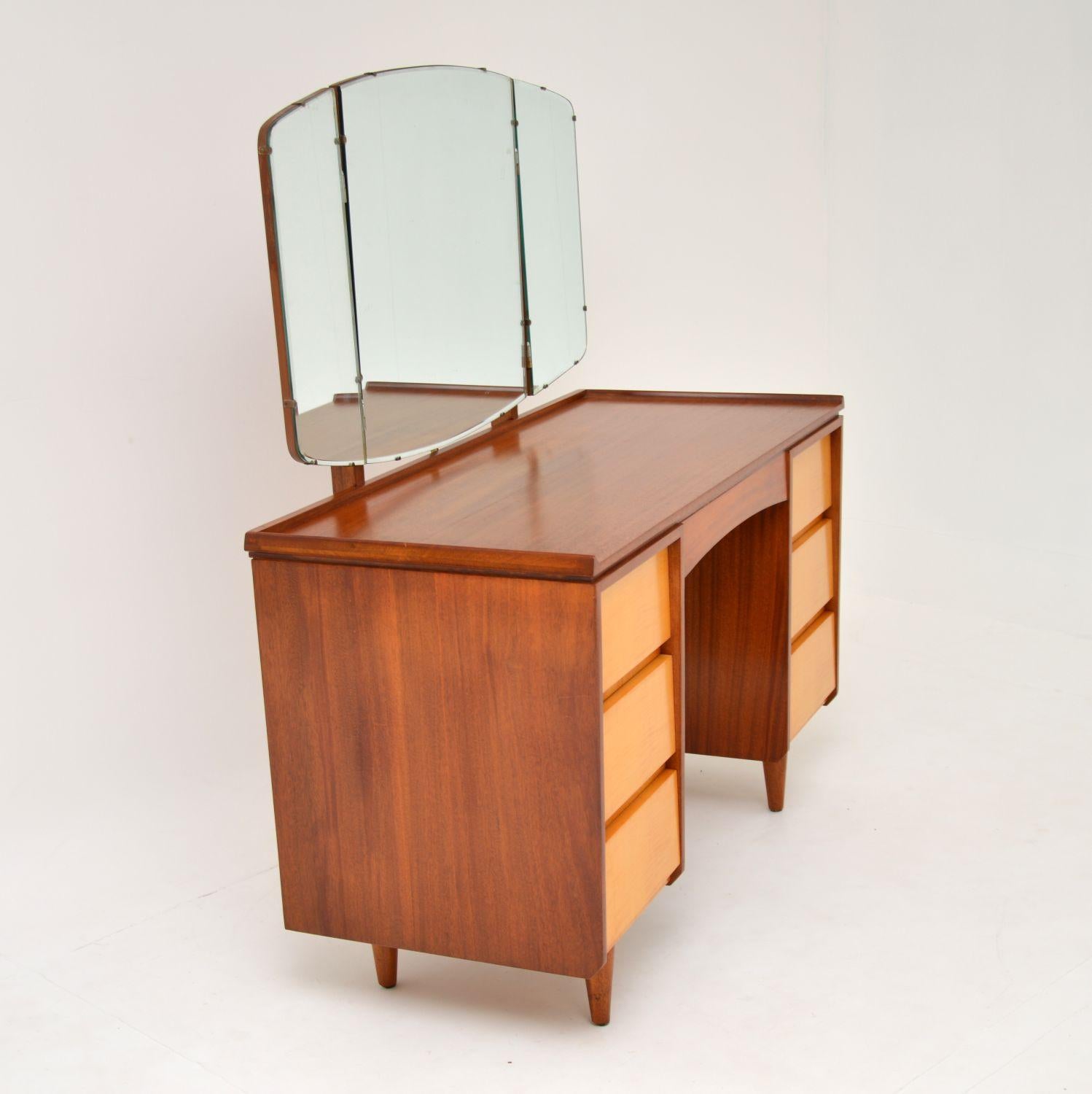 1960's Vintage Dressing Table in Sycamore & Walnut 2