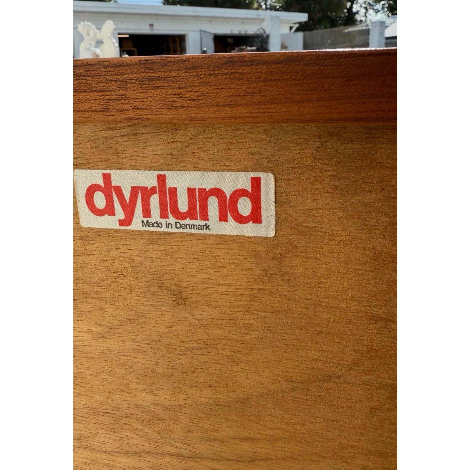 Armario vintage Drylund de dos piezas de los años 60 en venta 2