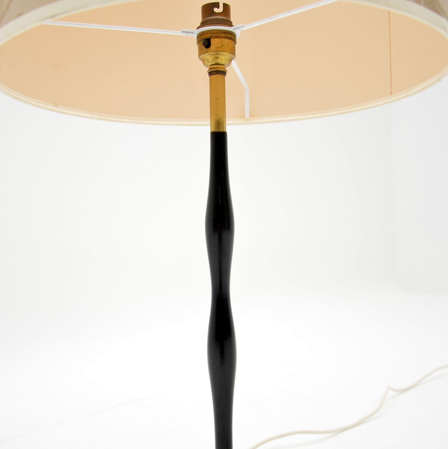 20th Century 1960s Vintage Ebonized Wood and Brass Table Lamp