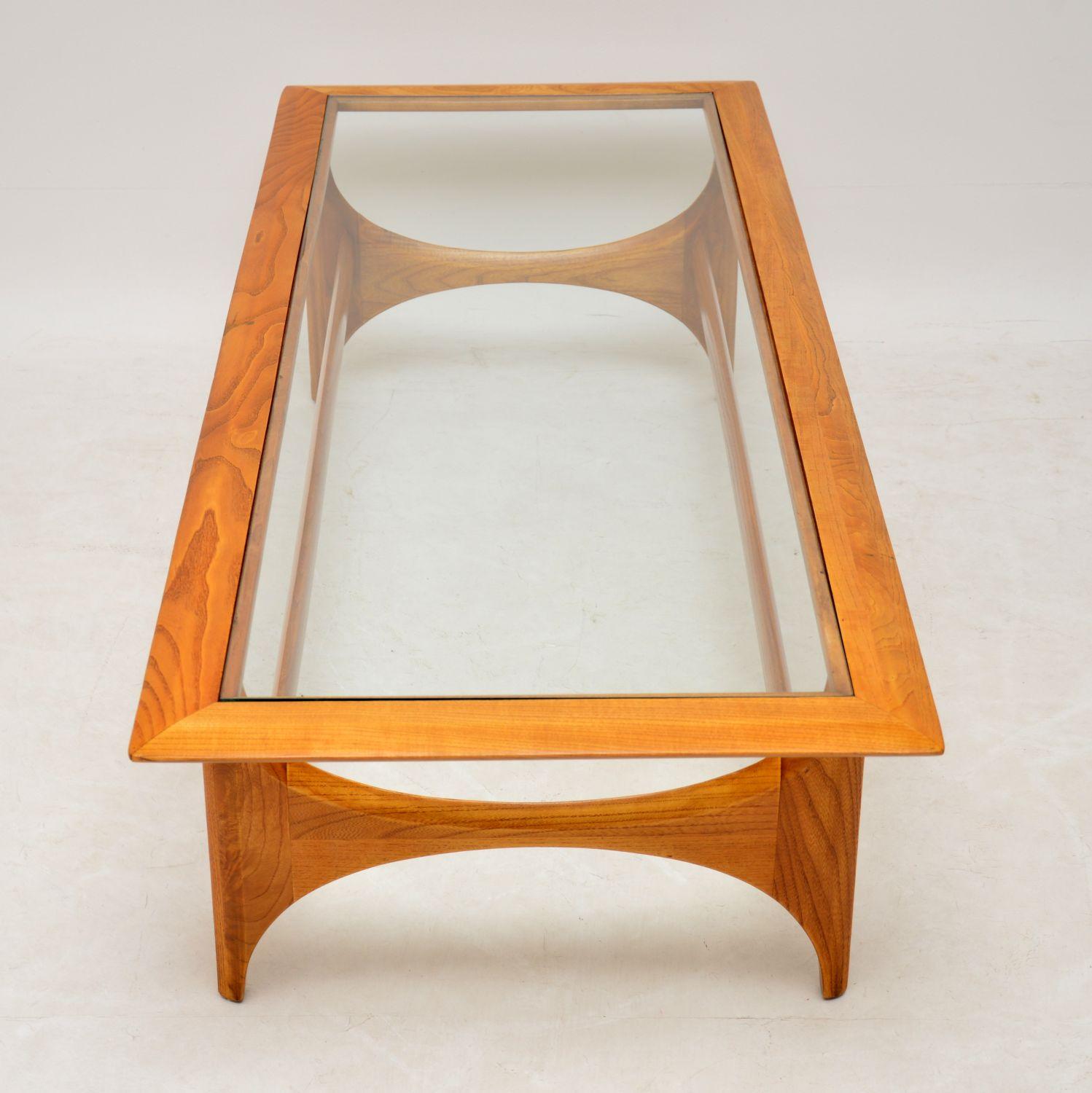 1960s Vintage Elm Coffee Table by Lane Altavista In Good Condition In London, GB
