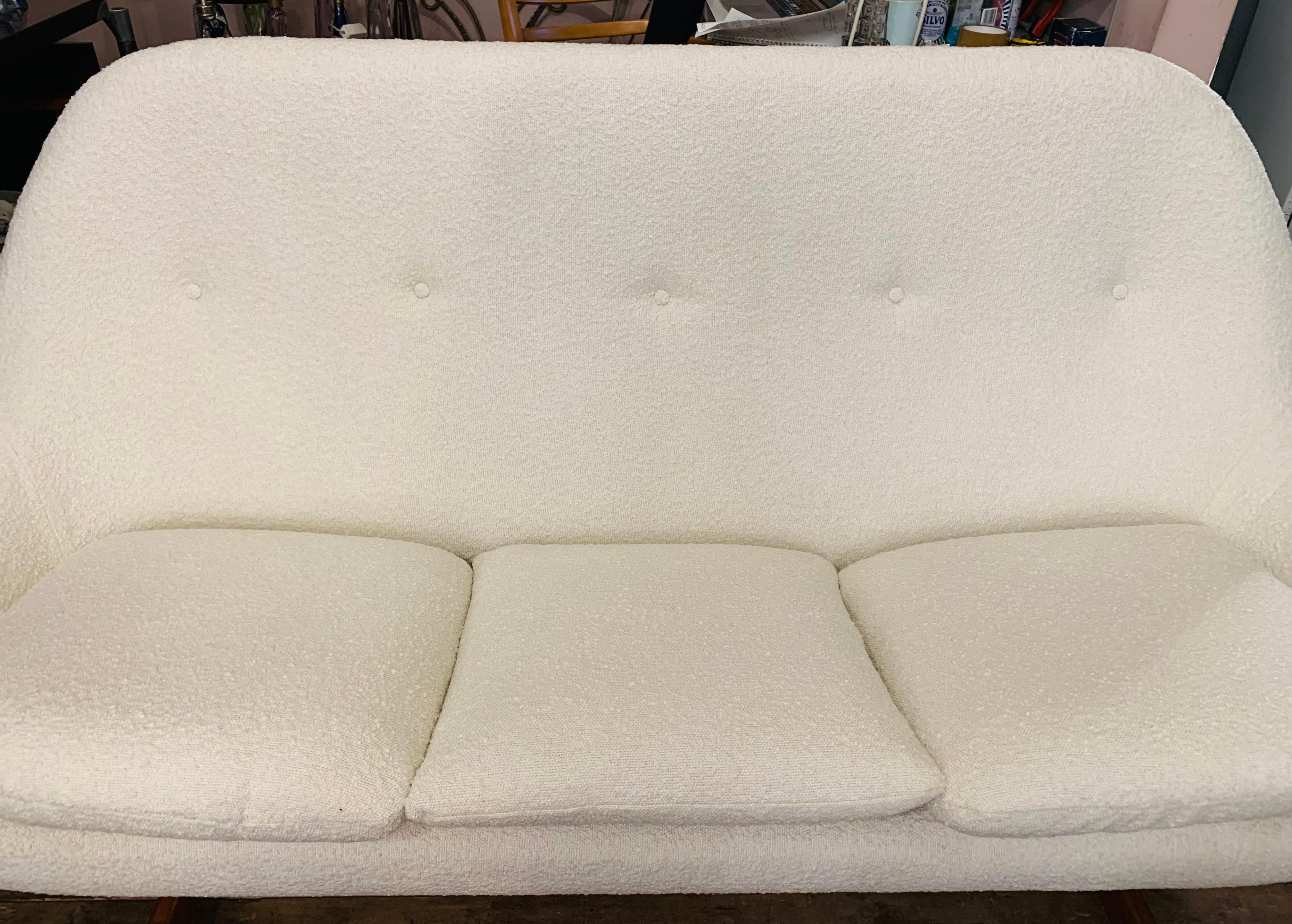 1960s Vintage English Greaves and Thomas 'Egg' Sofa in White Boucle Fabric 1