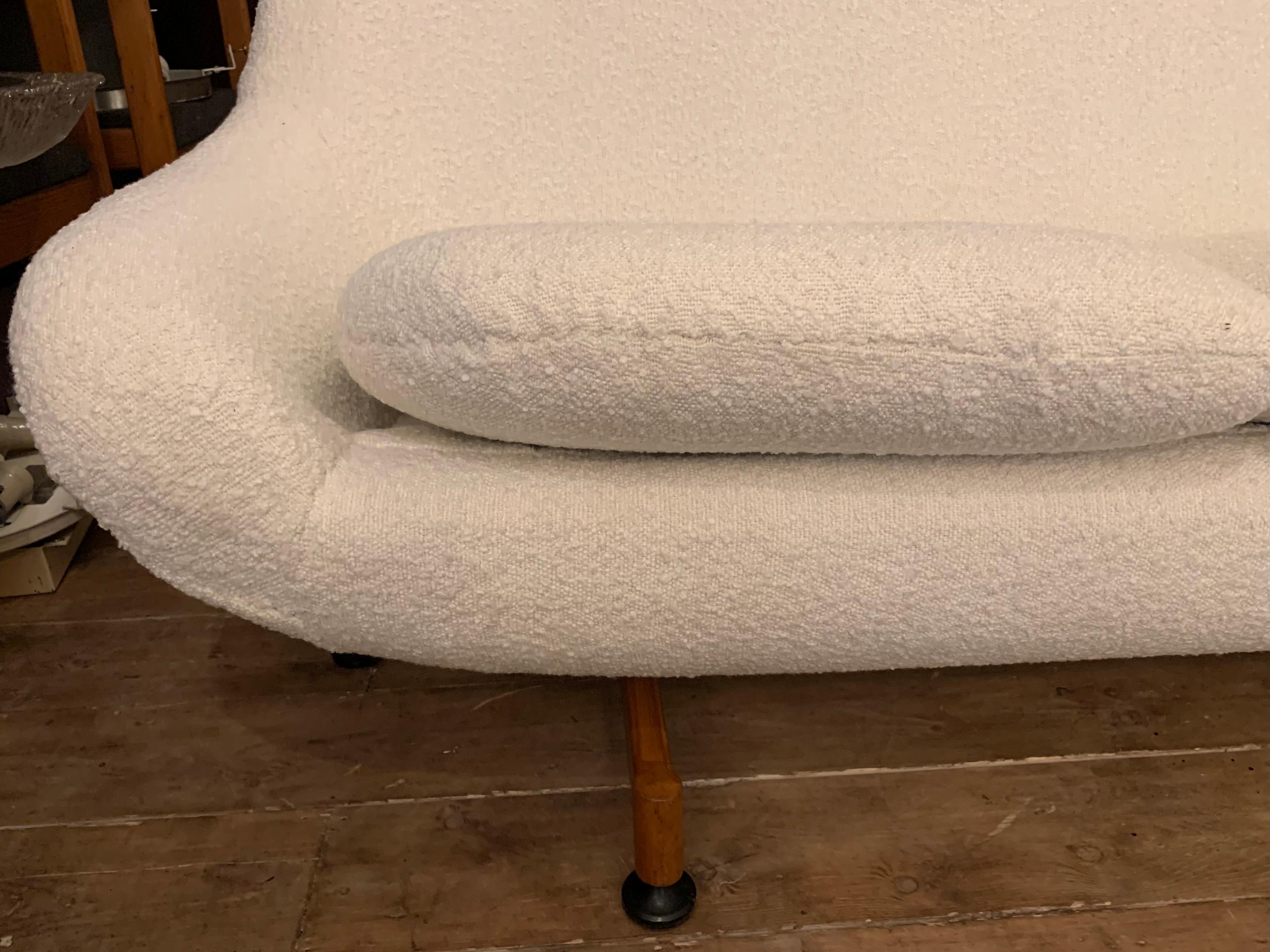 Metal 1960s Vintage English Greaves and Thomas 'Egg' Sofa in White Boucle Fabric