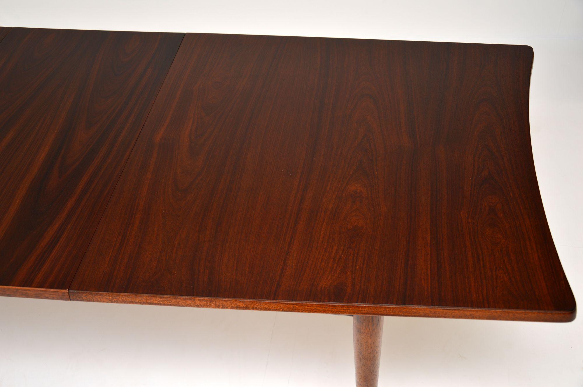 Mid-20th Century 1960s Vintage Extending Dining Table by Uniflex