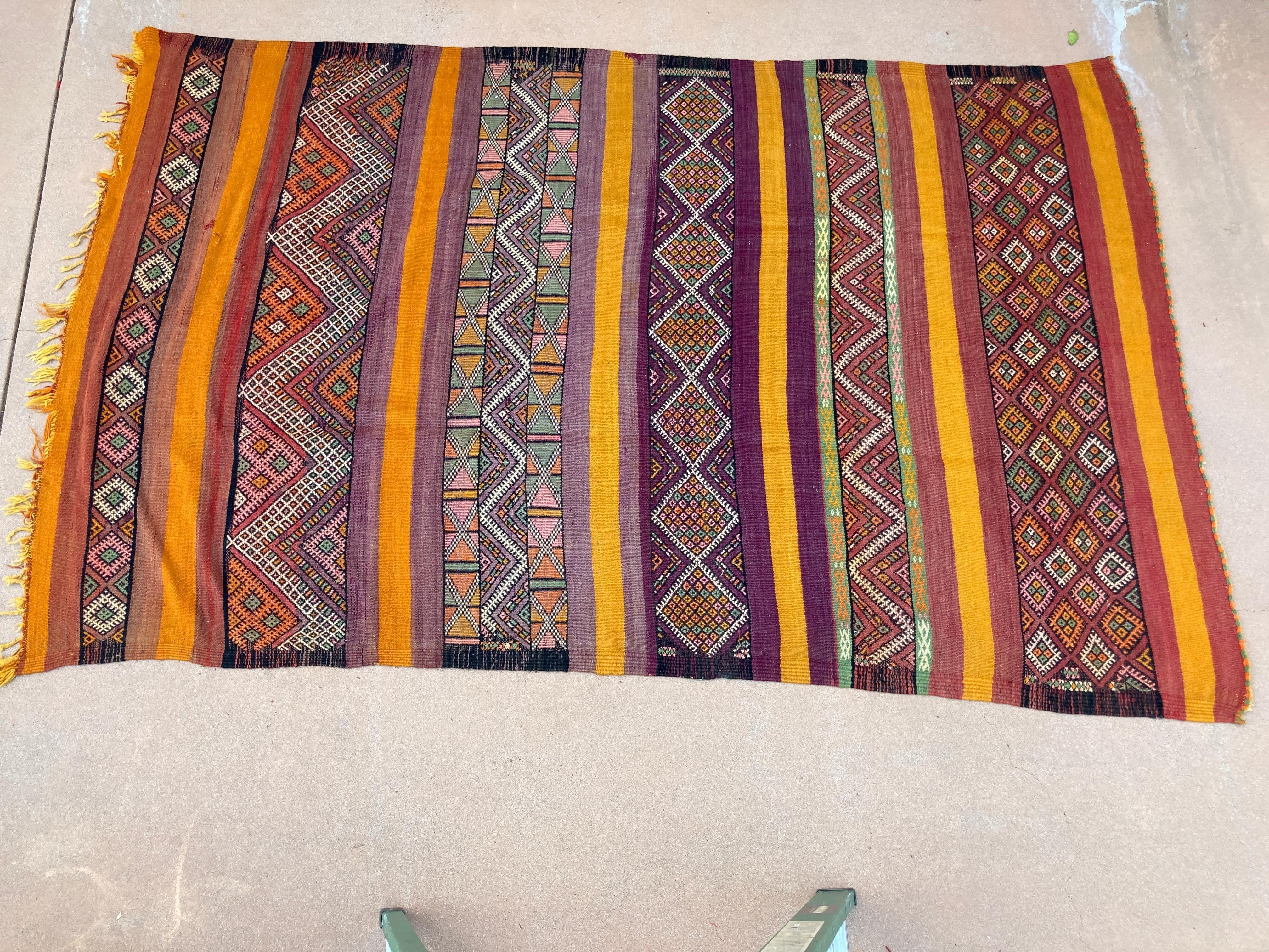 Tribal 1960s Vintage Flat-Weave Berber Moroccan Rug For Sale