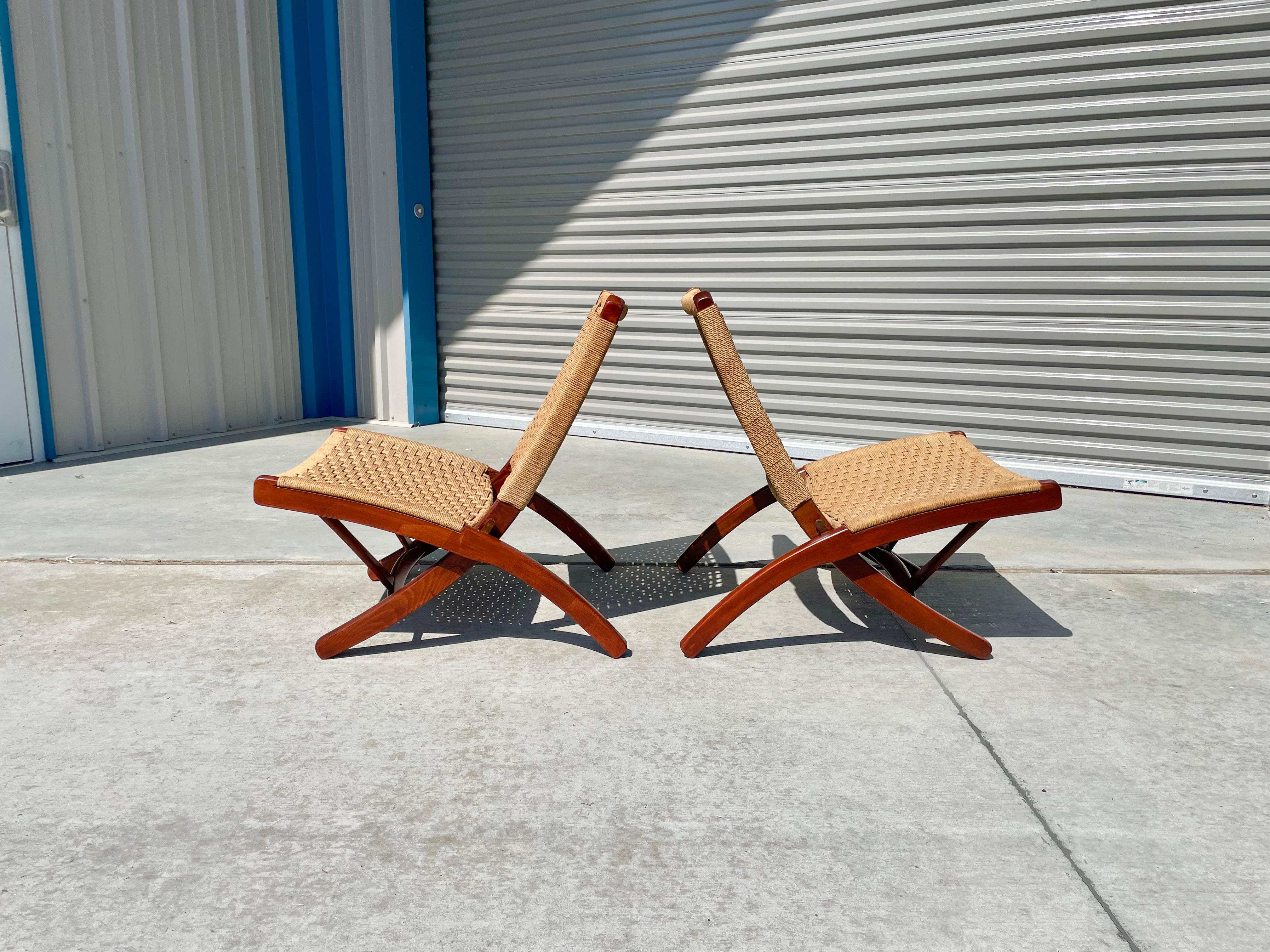Mid-Century Modern 1960s Vintage Folding Rope Lounge Chairs Styled After Hans Wegner For Sale
