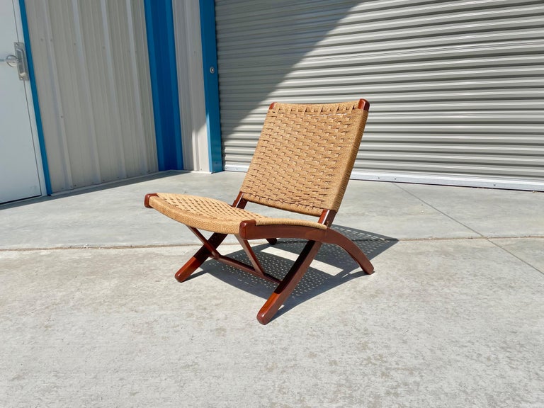 Old fashioned folding lounge chair shop
