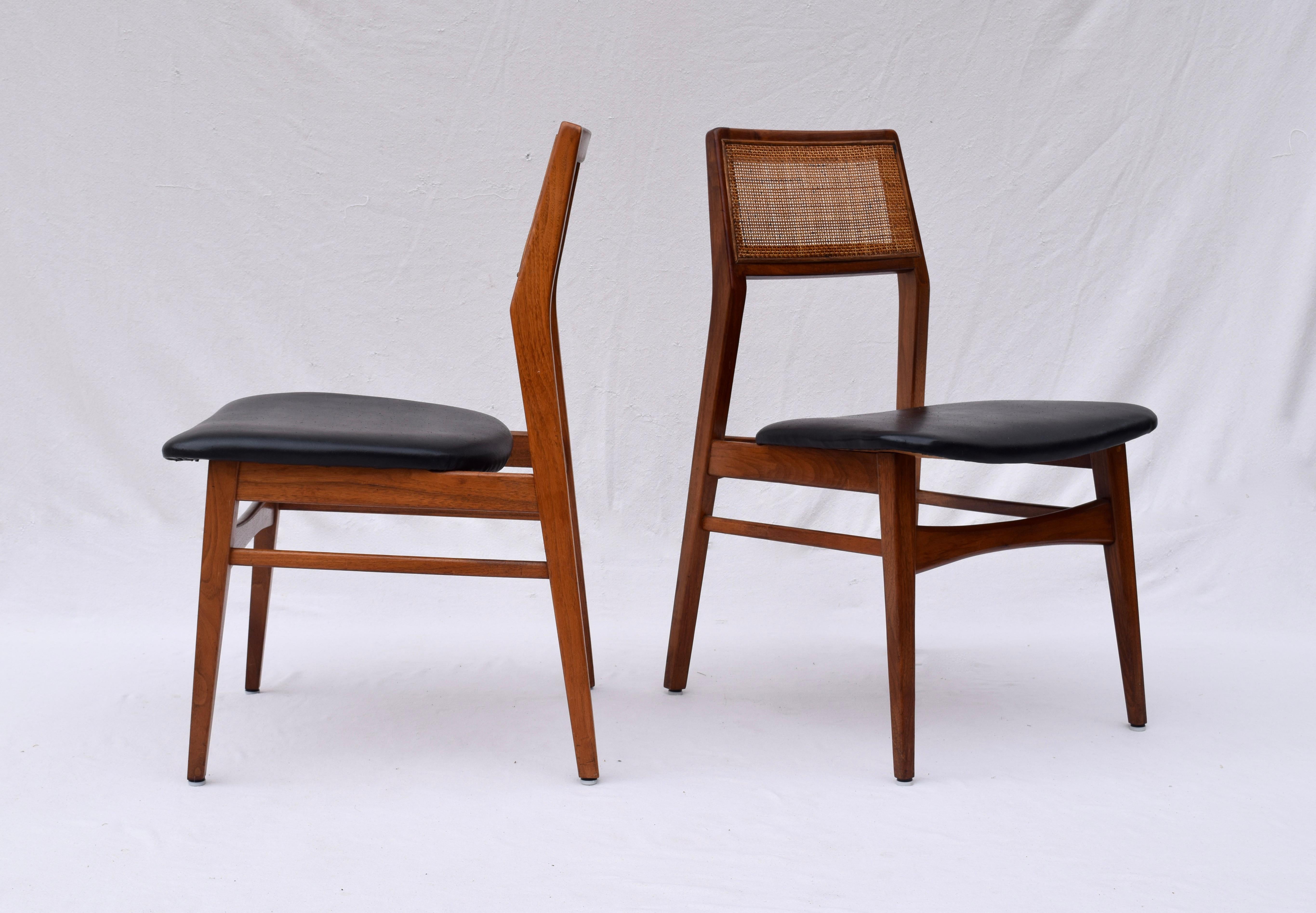 American 1960s Vintage Foster McDavid Walnut Dining Chairs, Set of 6