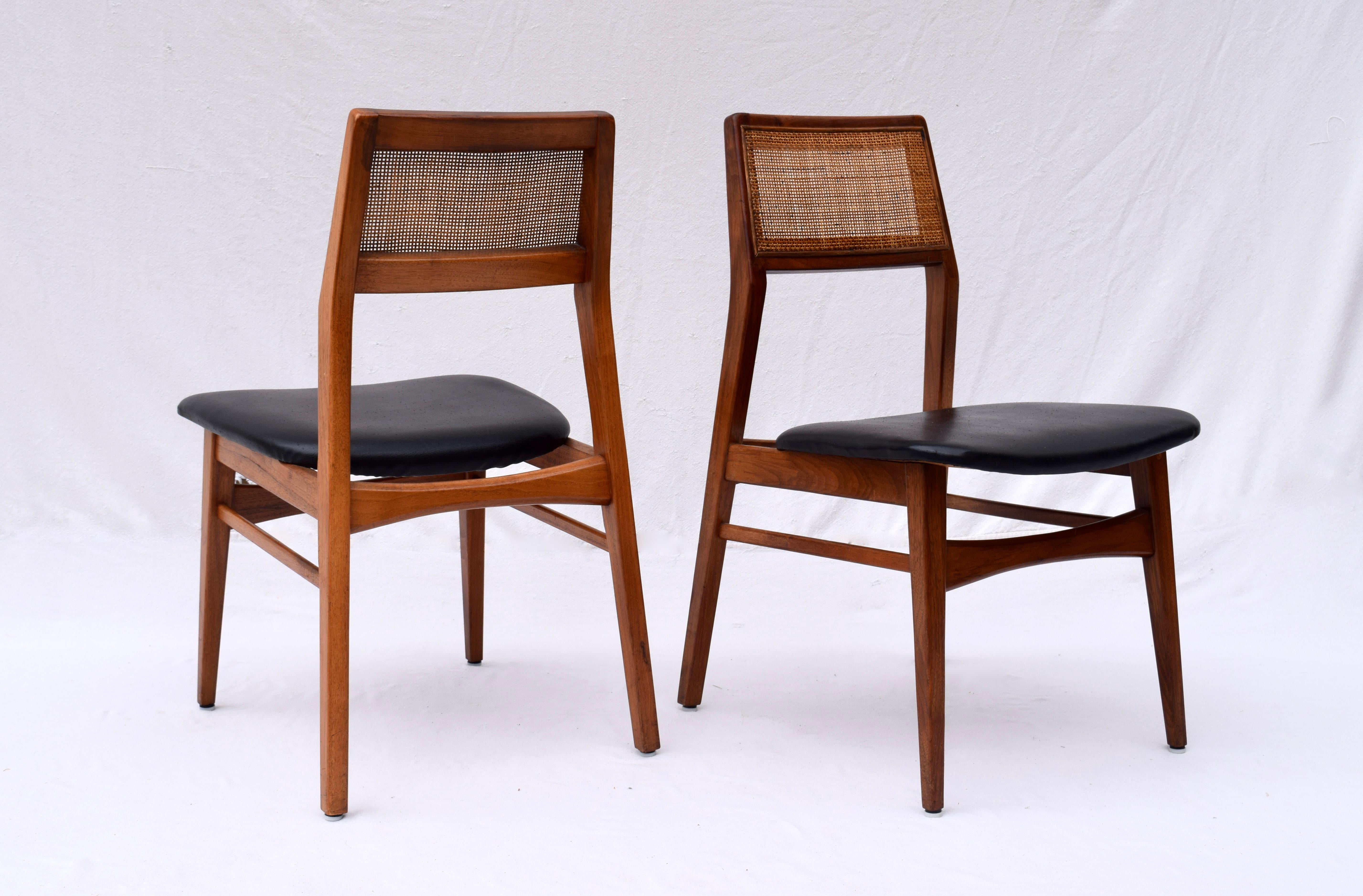 1960s Vintage Foster McDavid Walnut Dining Chairs, Set of 6 In Good Condition In Southampton, NJ