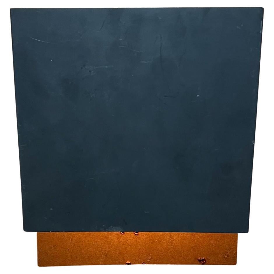 1960s Elegant French Black Wall Sconce (Applique murale noire) 
attribuée à Charlotte Perriand.
Steelele métal
Nécessite une ampoule E-14 de 40 watts (non incluse).
L'applique a été testée et fonctionne actuellement sans problème.
Très bon état