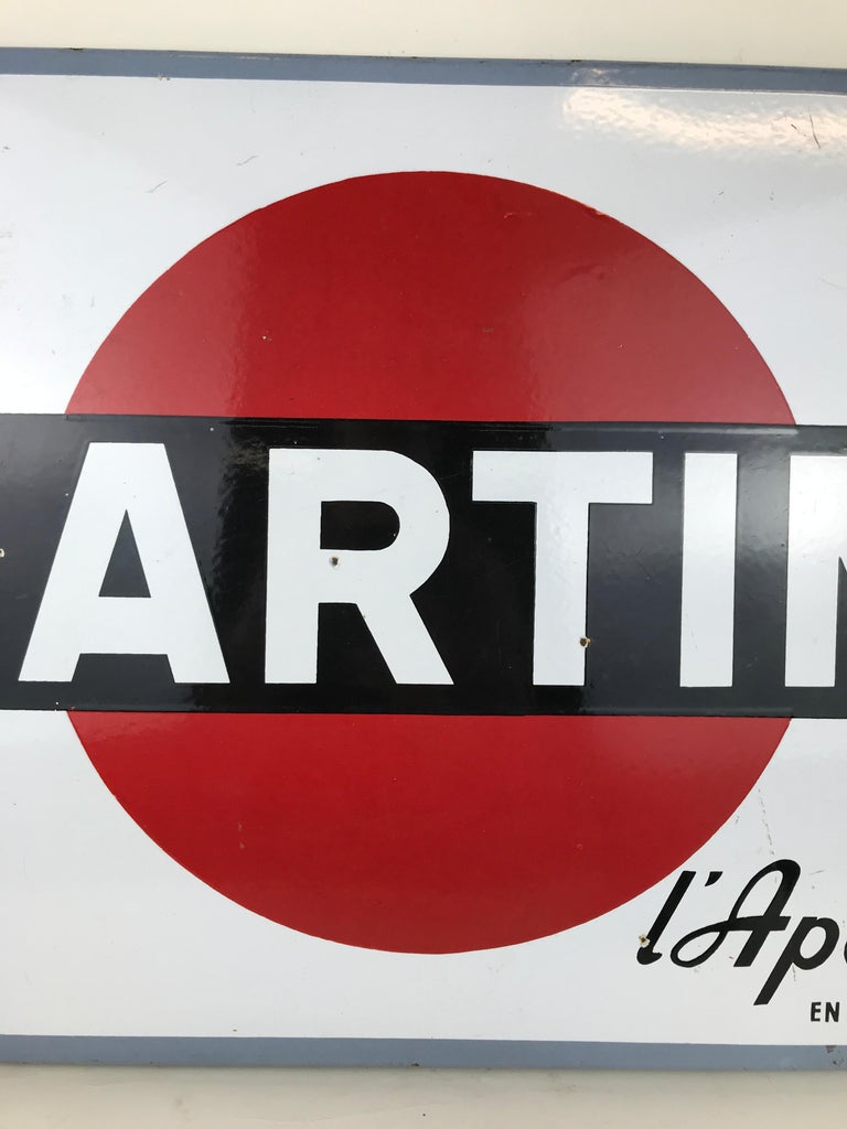 1960s Vintage French Enamel Metal Martini L' Aperitif Advertising Sign In Good Condition For Sale In Milan, IT