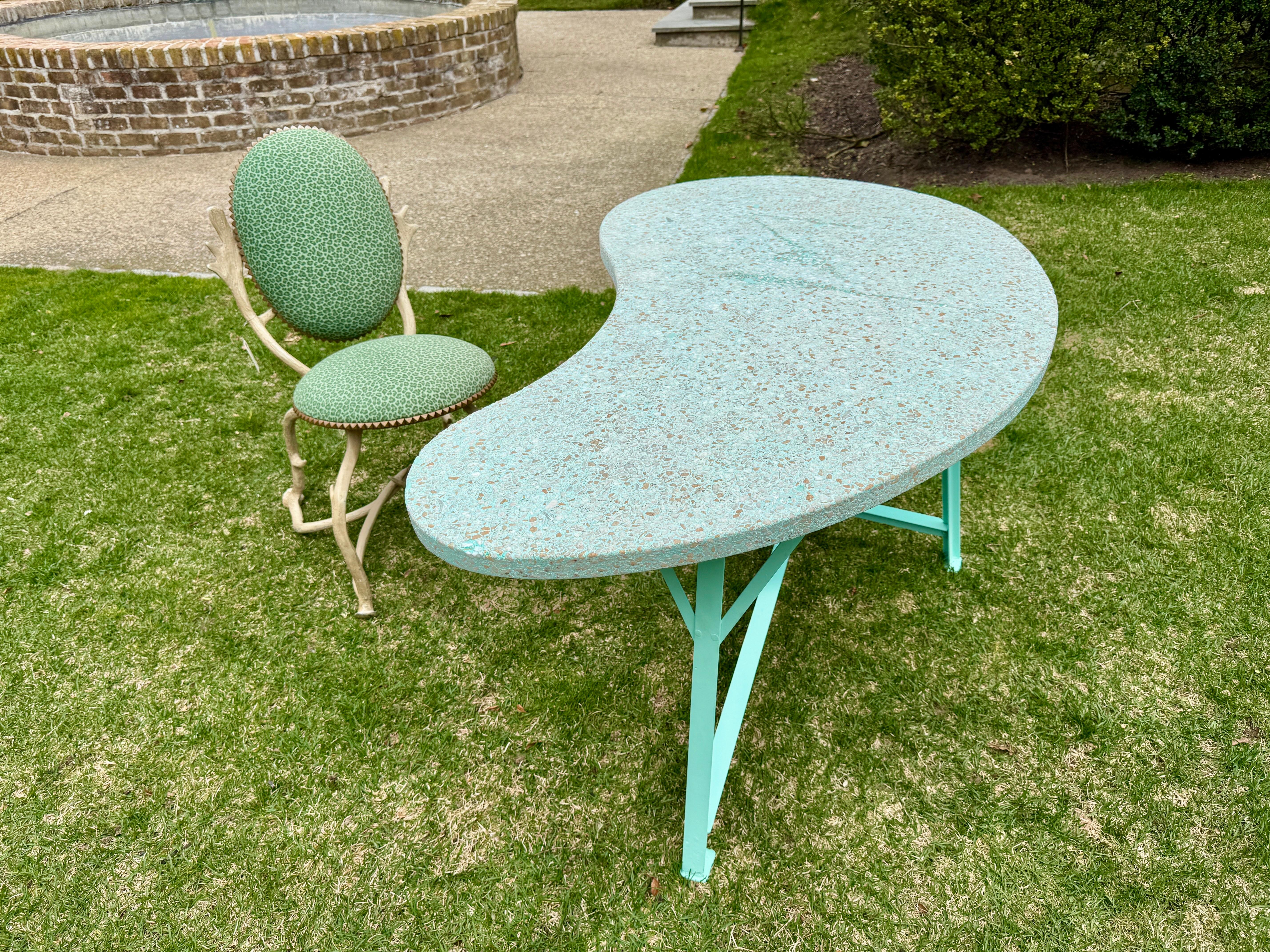 Table biomorphe française à plateau en terrazzo des années 1960 en vente 7