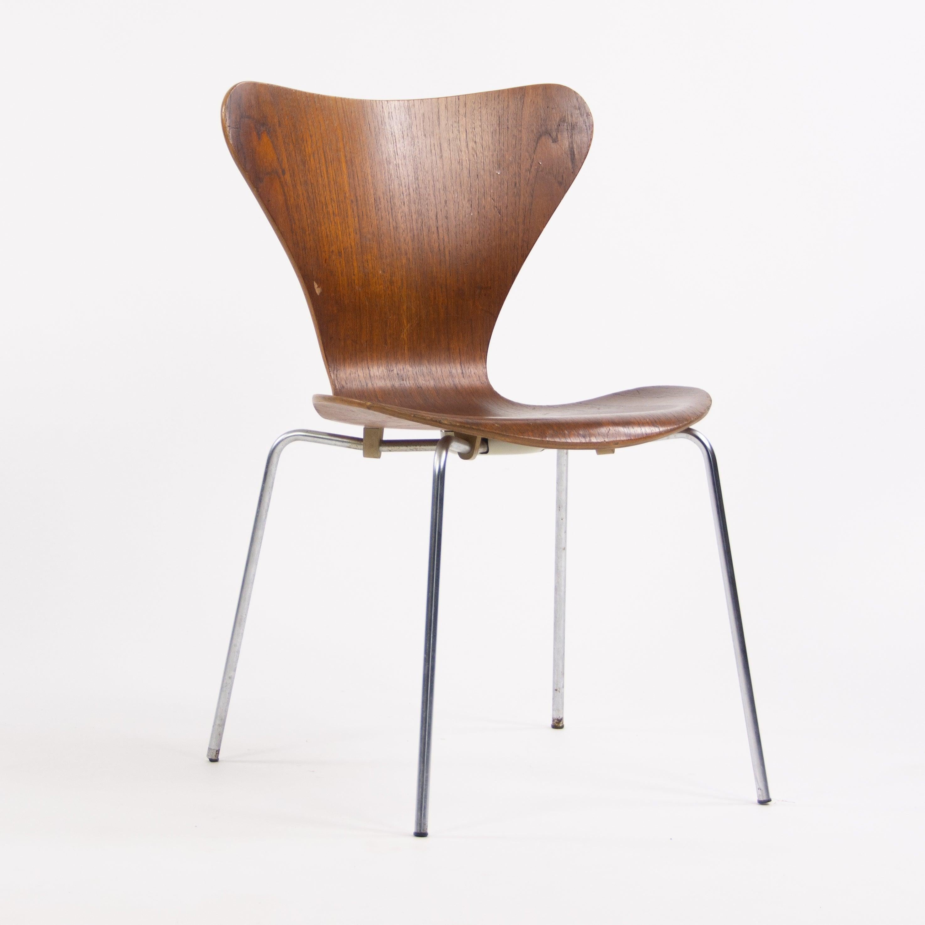 1960's Vintage Fritz Hansen Set of 4 Teak Arne Jacobsen Series 7 Dining Chairs For Sale 2