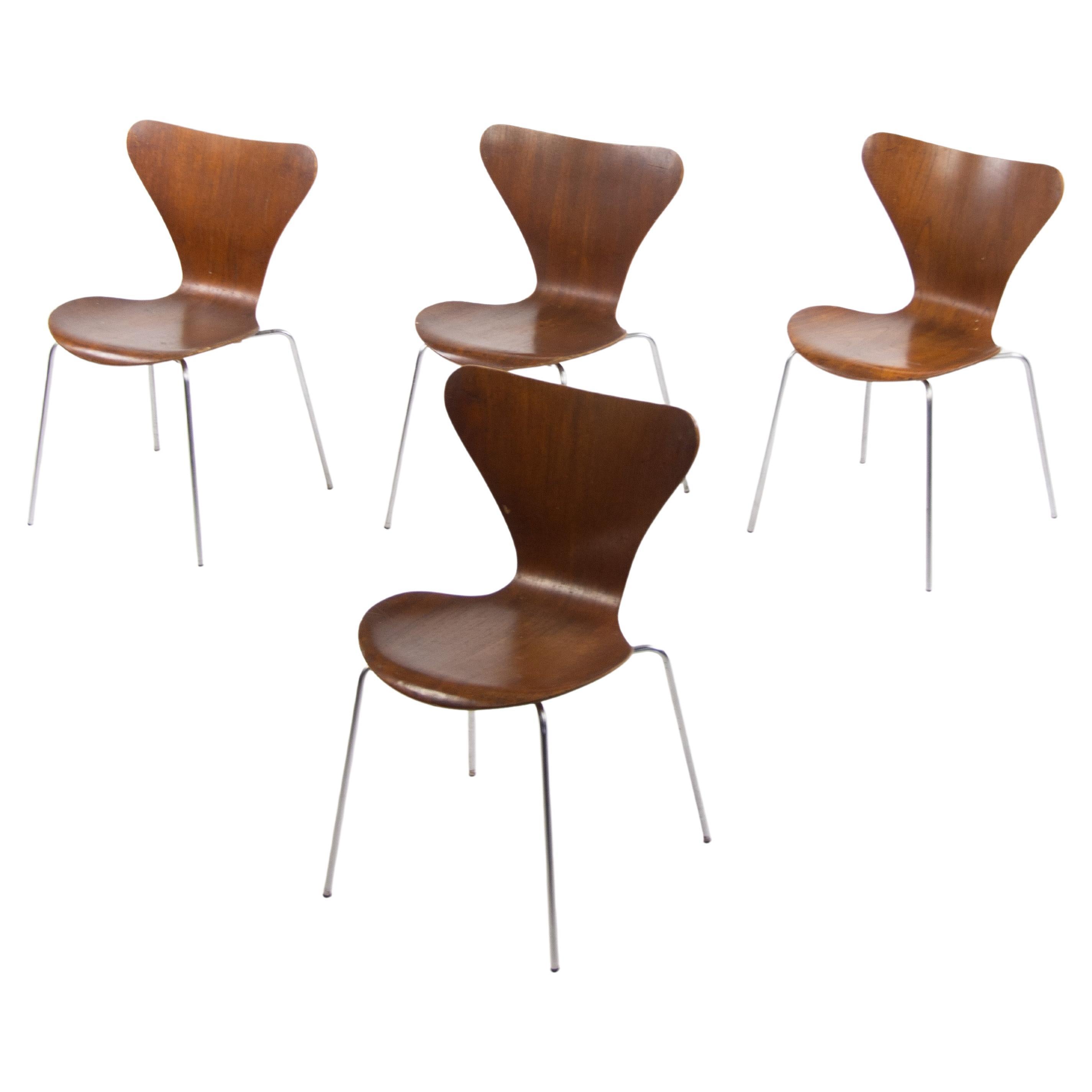1960's Vintage Fritz Hansen Set of 4 Teak Arne Jacobsen Series 7 Dining Chairs For Sale
