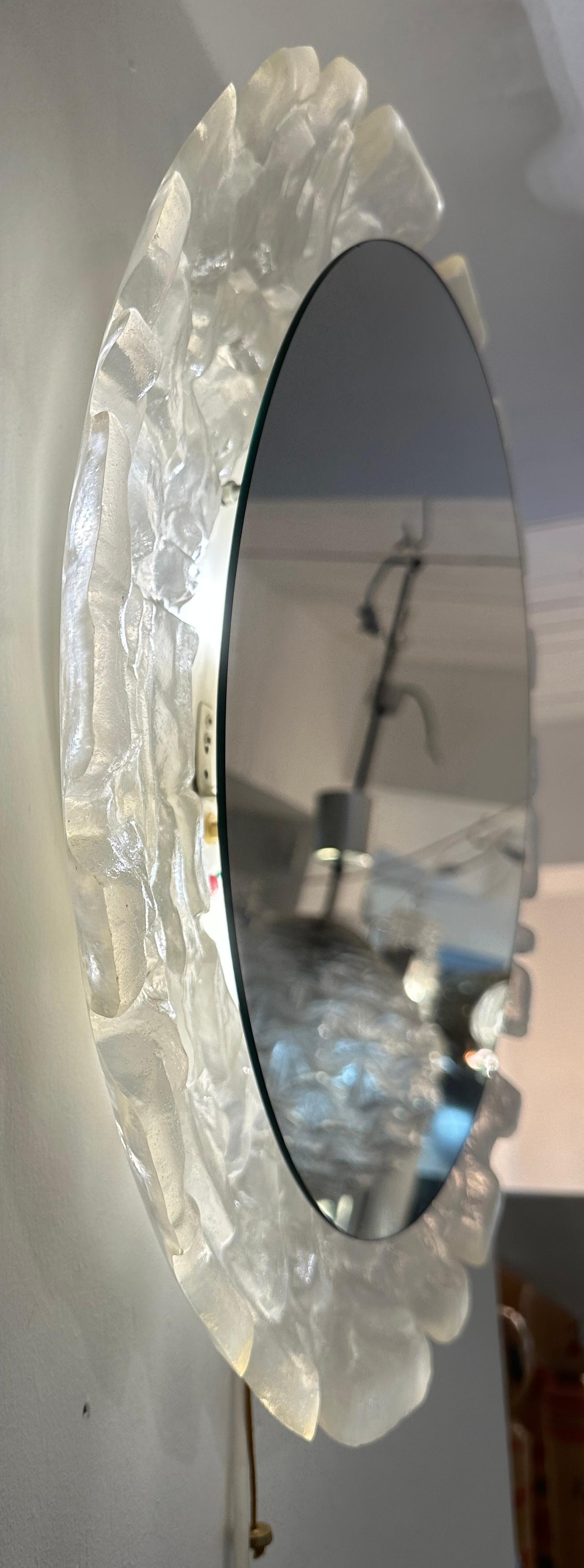 Beleuchteter runder deutscher Lucite-Glas-Wandspiegel im Vintage-Stil, Erco-Stil, 1960er Jahre im Zustand „Relativ gut“ in London, GB