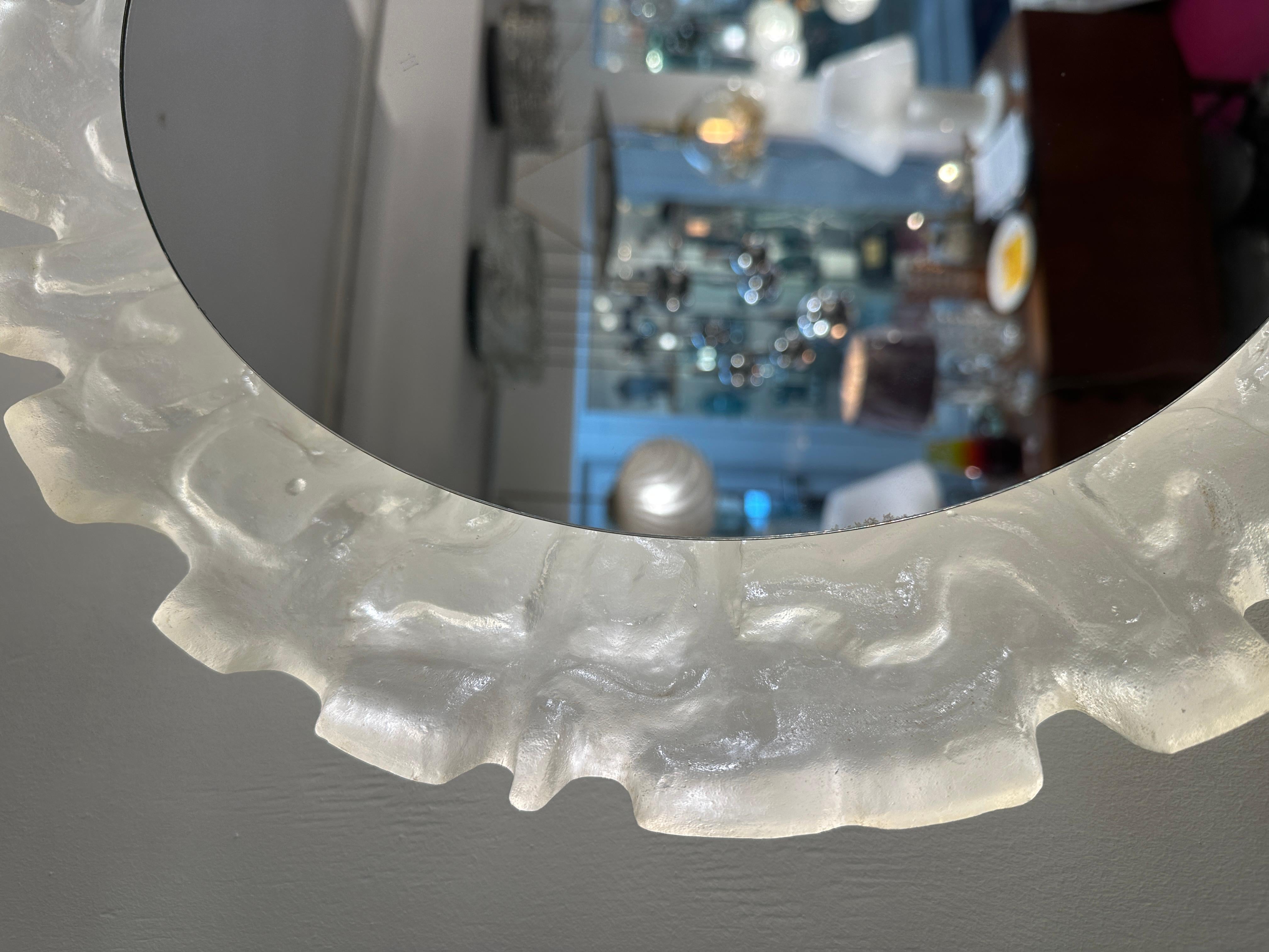 Beleuchteter runder deutscher Lucite-Glas-Wandspiegel im Vintage-Stil, Erco-Stil, 1960er Jahre 1