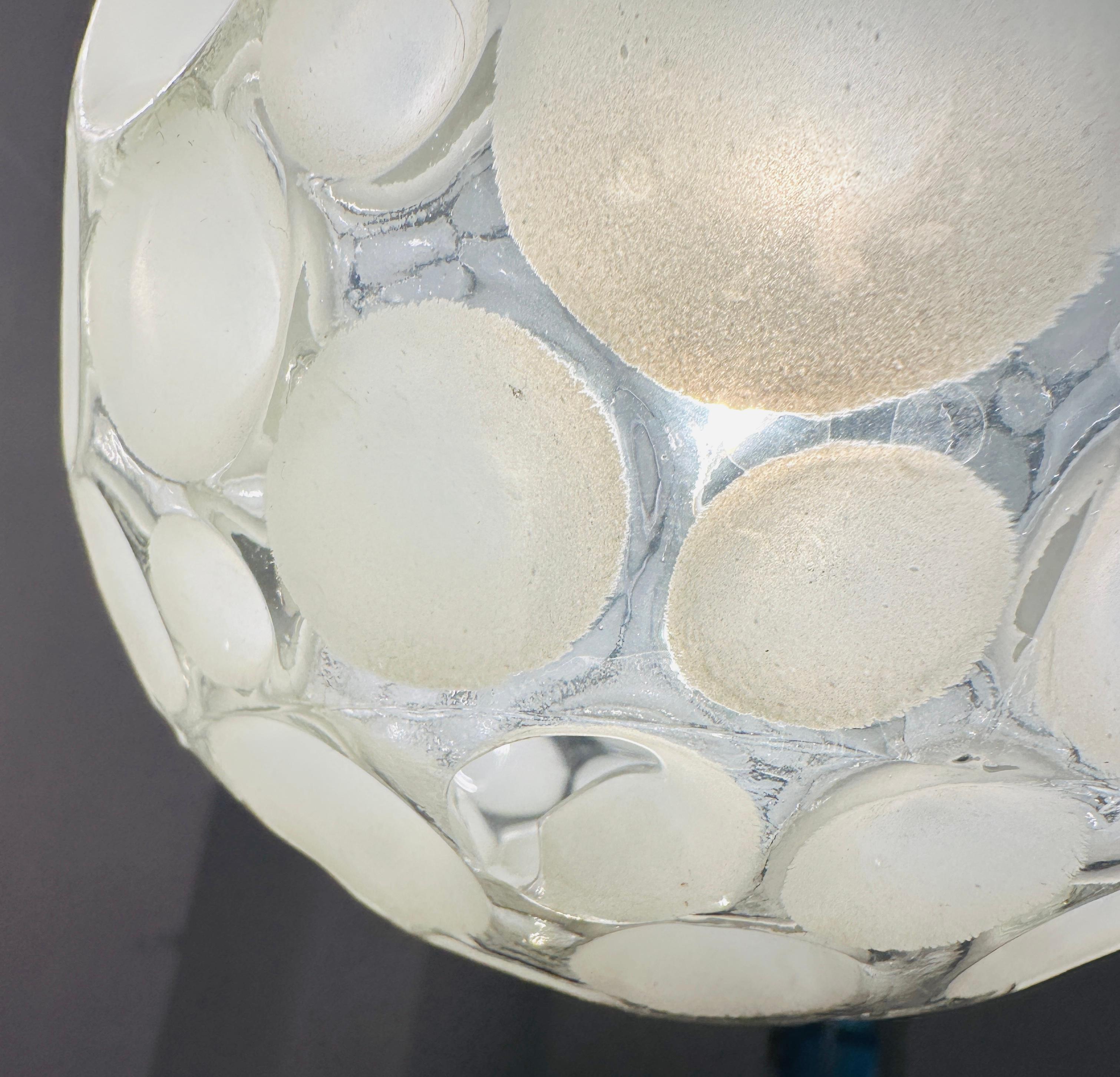 Lampada da soffitto tedesca vintage del 1960 a cinque globi di vetro smerigliato a cascata di Graewe in vendita 5