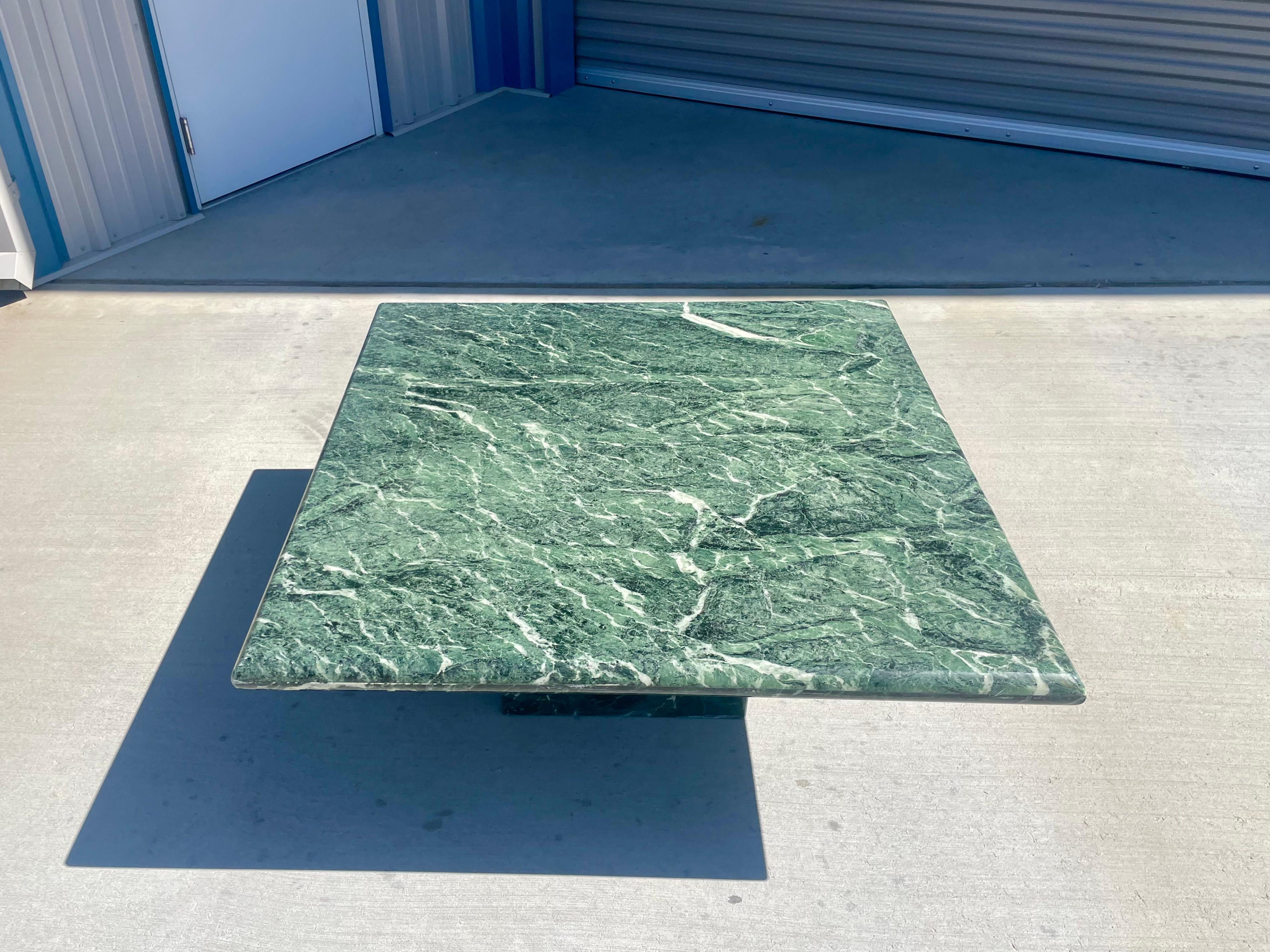 1960s Vintage Green Marble Coffee Table In Good Condition For Sale In North Hollywood, CA