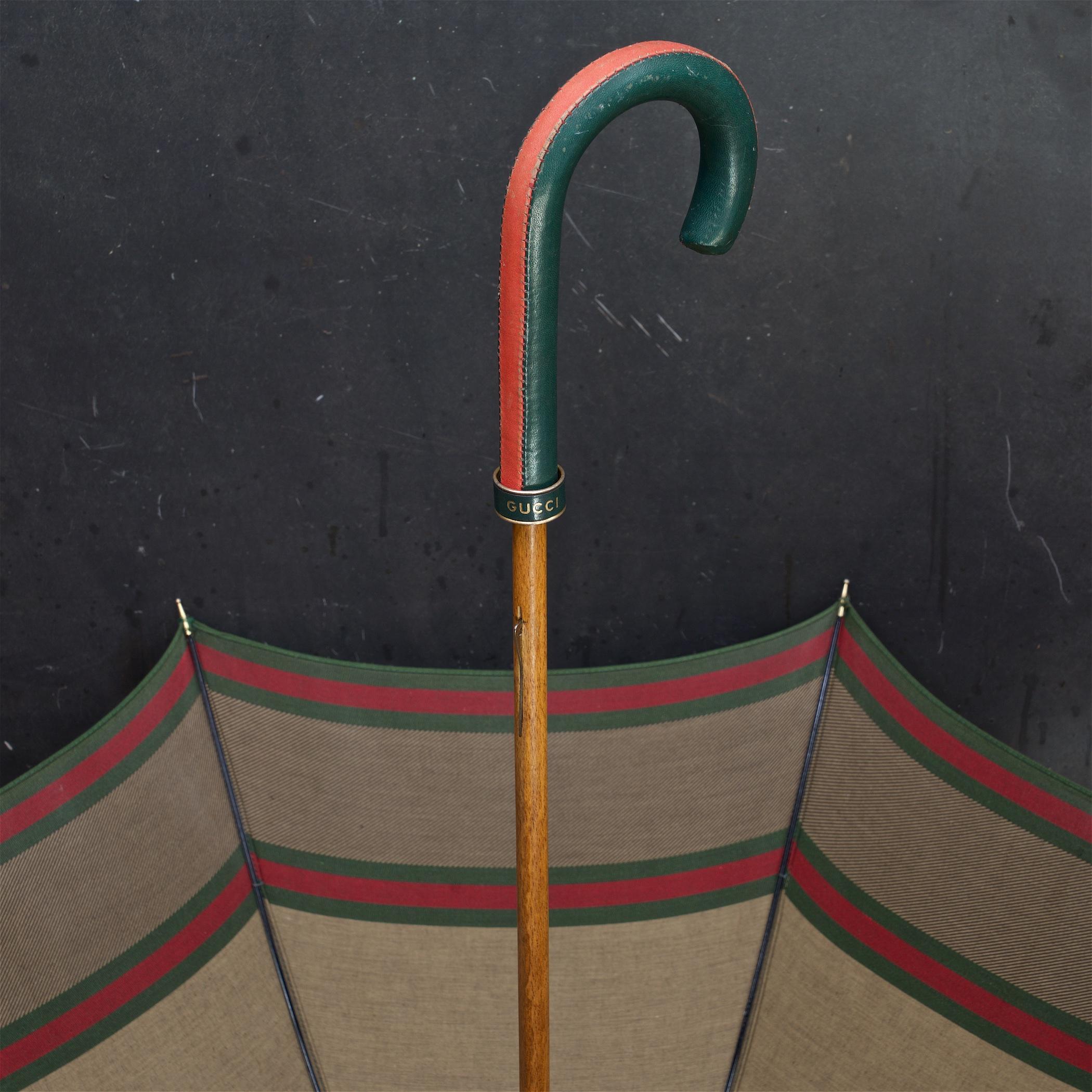 Machine-Made 1960s Vintage Gucci Cotton Doorman Umbrella with Classic Red Green Webbing