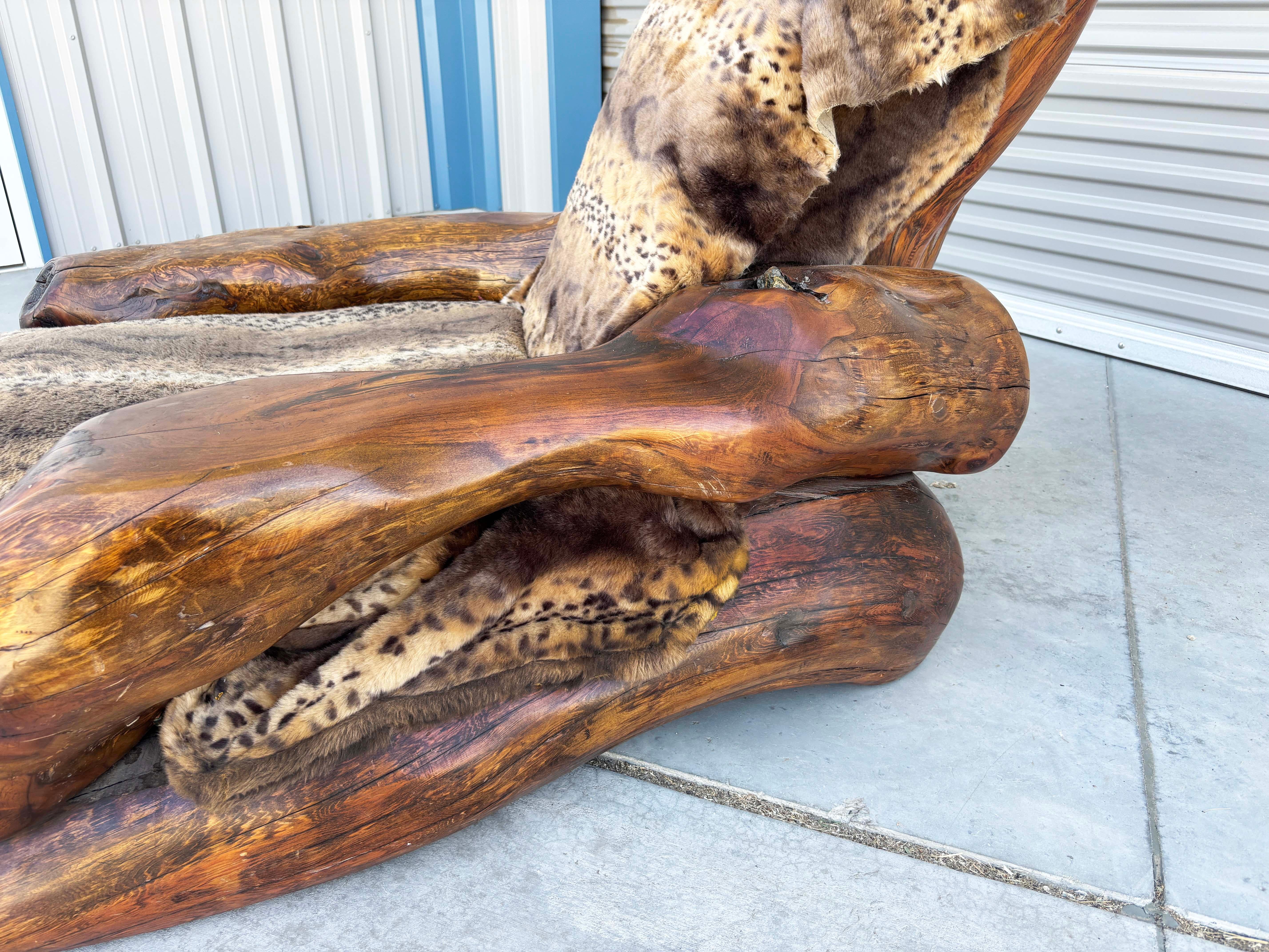 1960er Jahre Vintage Handcrafted Burl Redwood Stuhl und Ottoman (Stoff) im Angebot