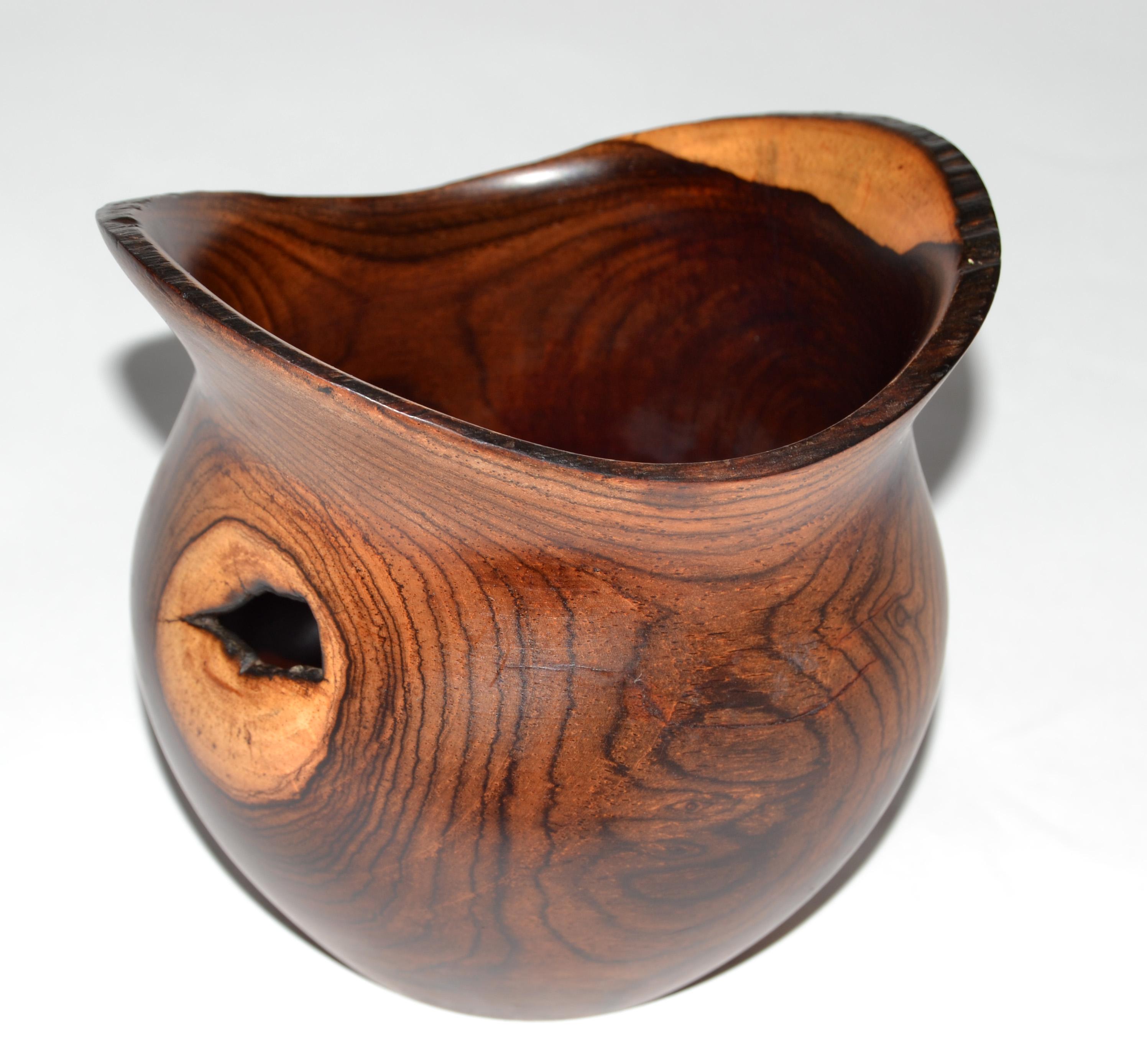1960s Vintage Handcrafted Cockhill Crafts Style Sculptural Turned Yew Wood Vase  For Sale 7