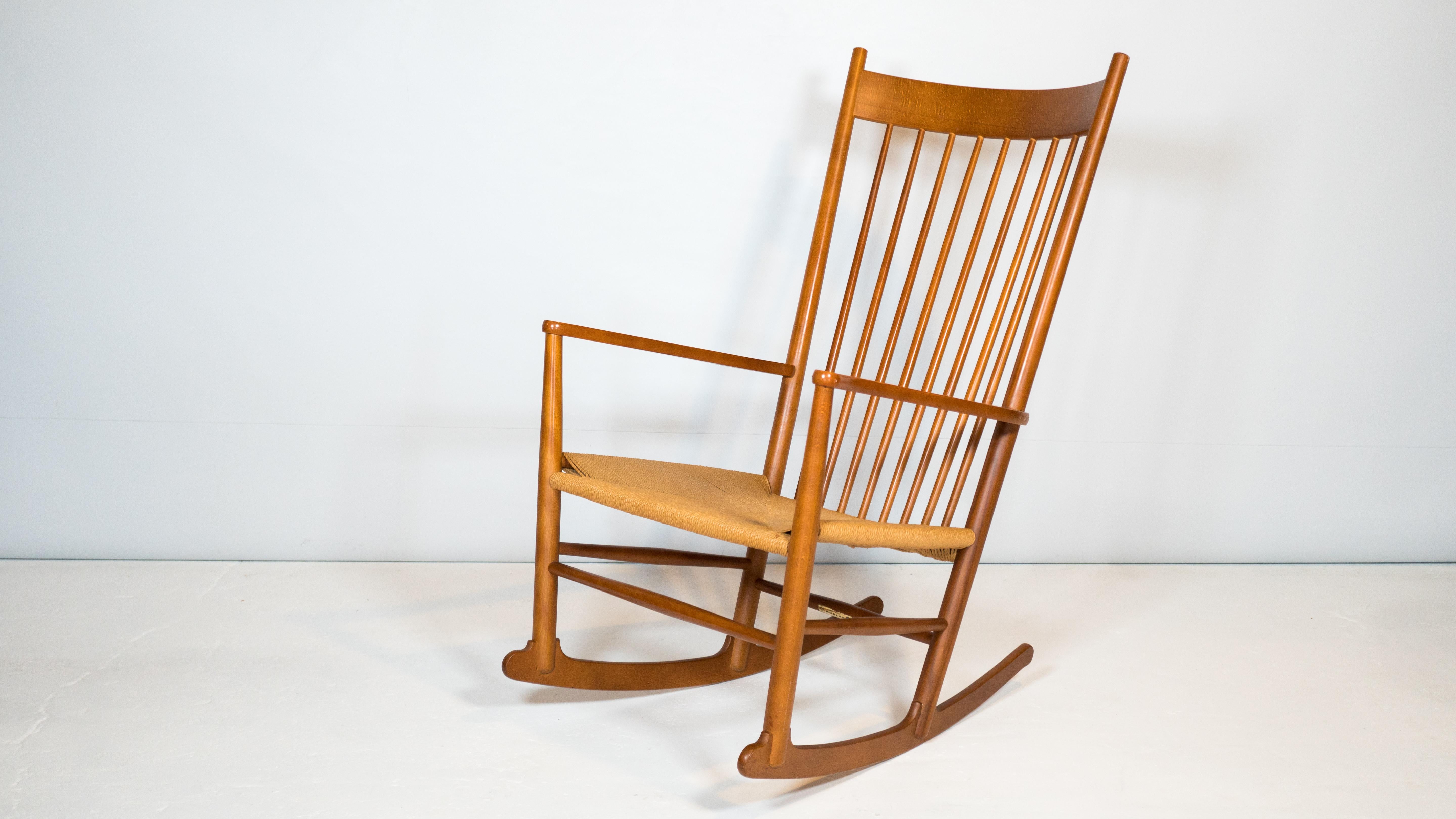 Mid-Century Modern 1960s Vintage Hans Wegner Model J16 Rocking Chair For Sale