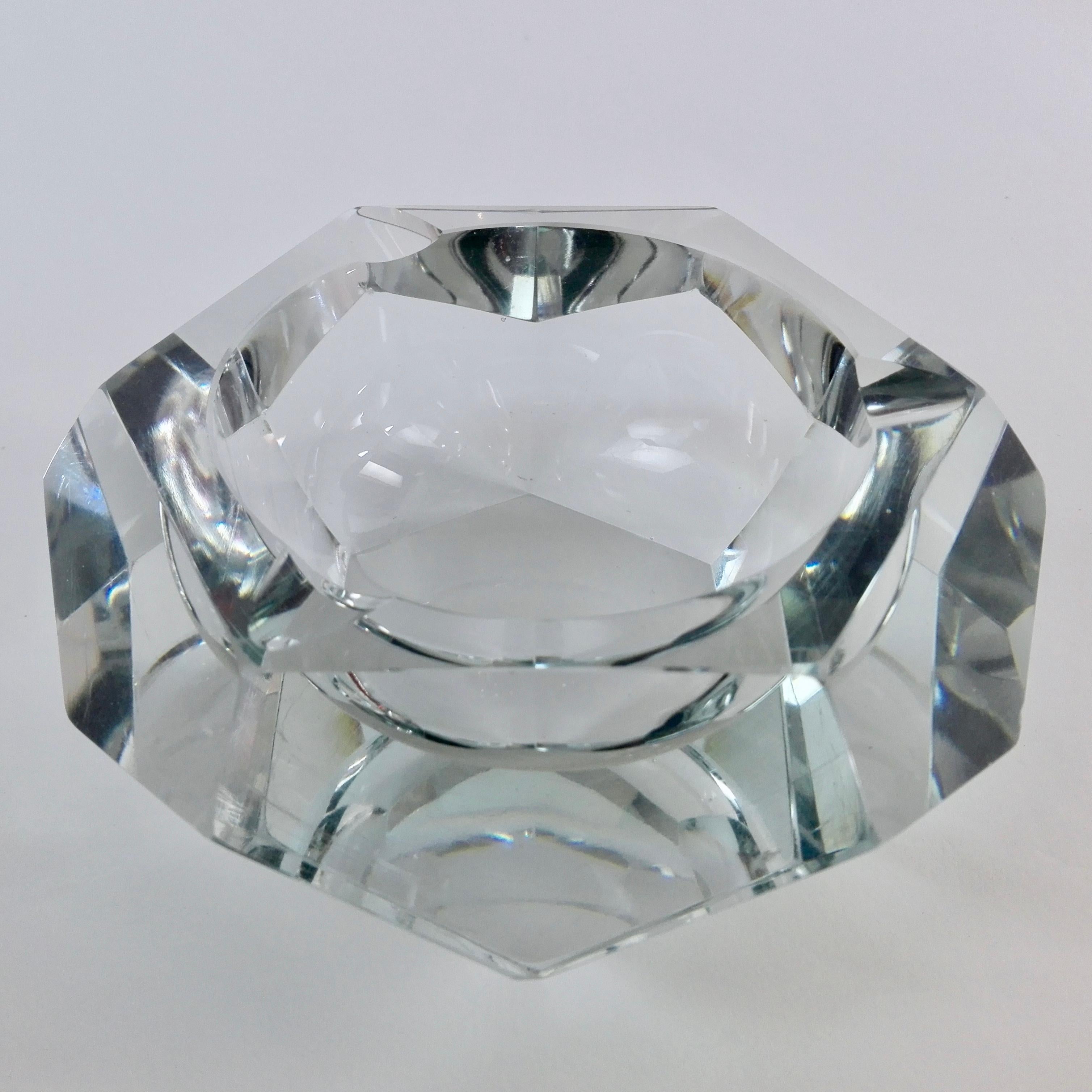 Mid-Century Modern 1960s vintage hexagonal ashtray/pocket emptier in faceted cut crystal.