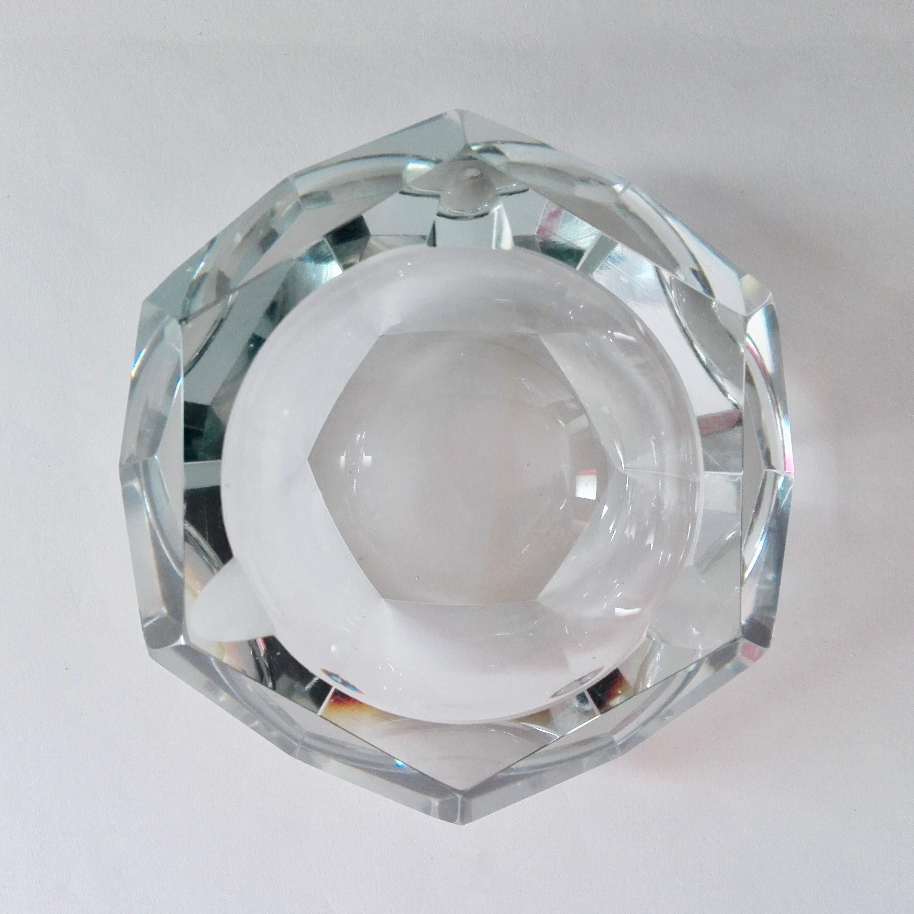 Italian 1960s vintage hexagonal ashtray/pocket emptier in faceted cut crystal.