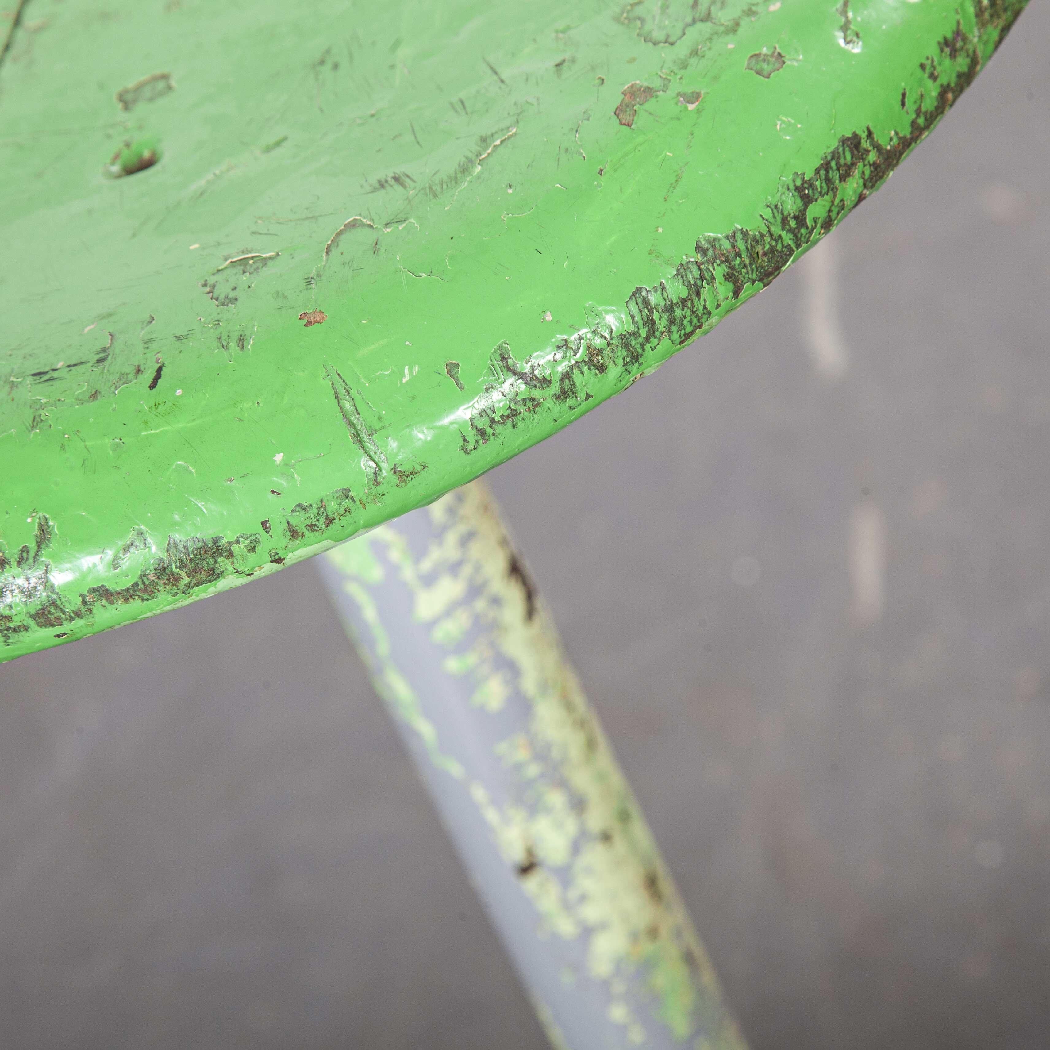 1960s vintage industrial stool
1960s simple vintage Russian industrial stool. Fixed seat not swivelling. We service and wax our chairs/stools individually before they leave our workshop and we deliver products of excellent quality. 34cm diameter