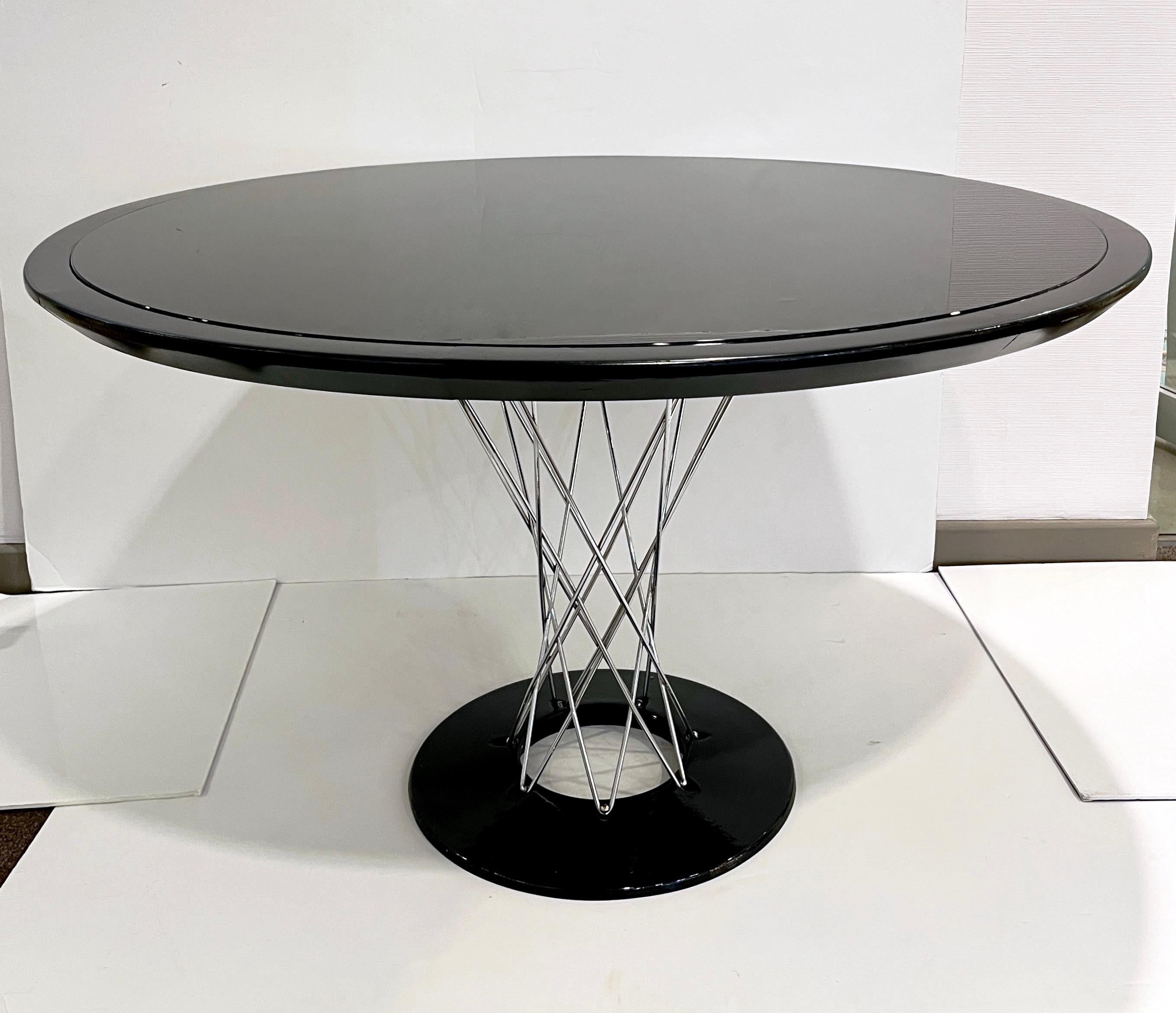 Metal 1960s Vintage Isamu Noguchi Black Laminated Round Dining / Entry Table for Knoll
