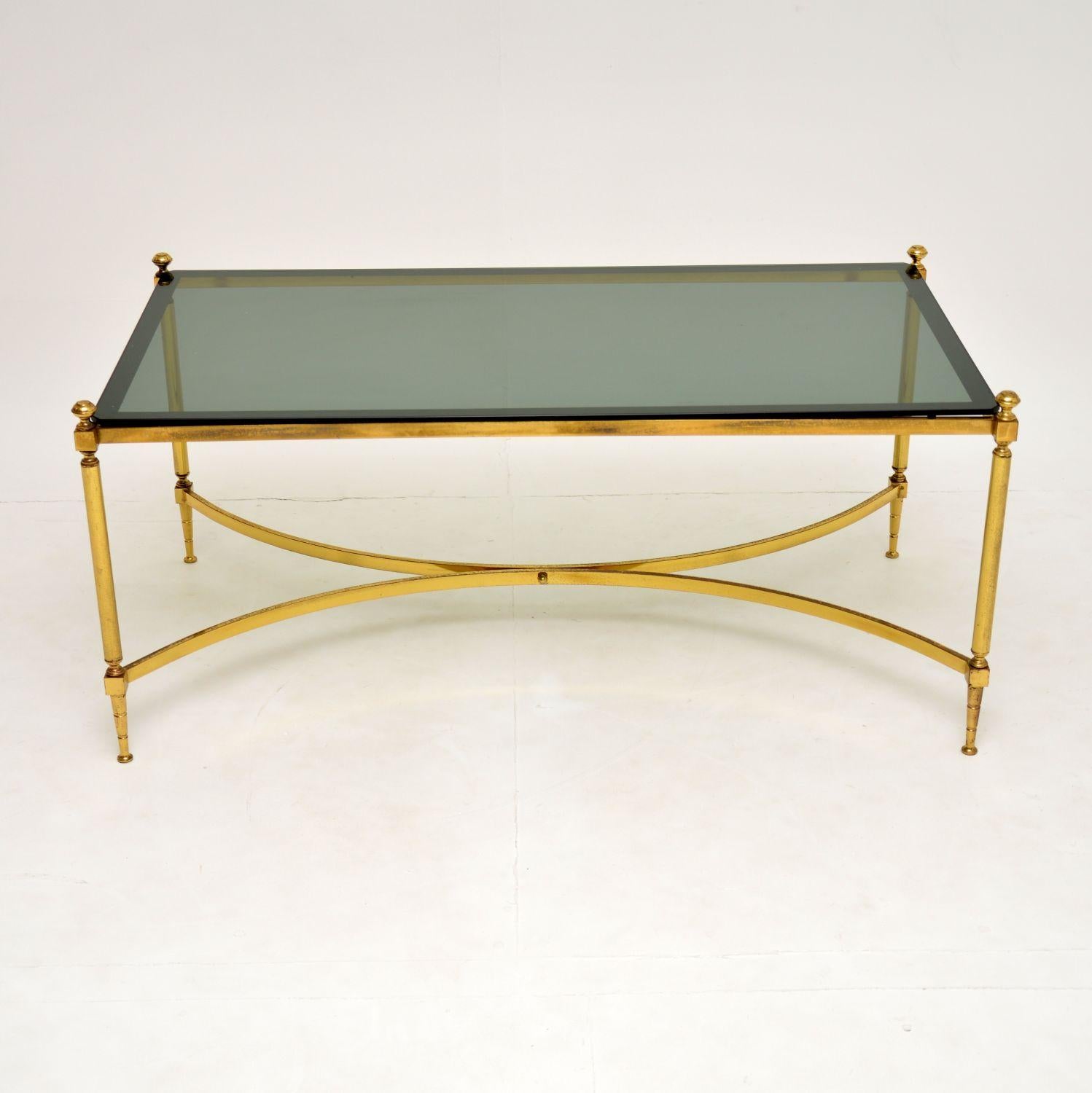 A stunning and quite large vintage coffee table made in Italy, this dates from the 1960s. It is of excellent quality and in lovely original condition.

There is some light surface wear here and there, nothing too noticeable, mostly just some